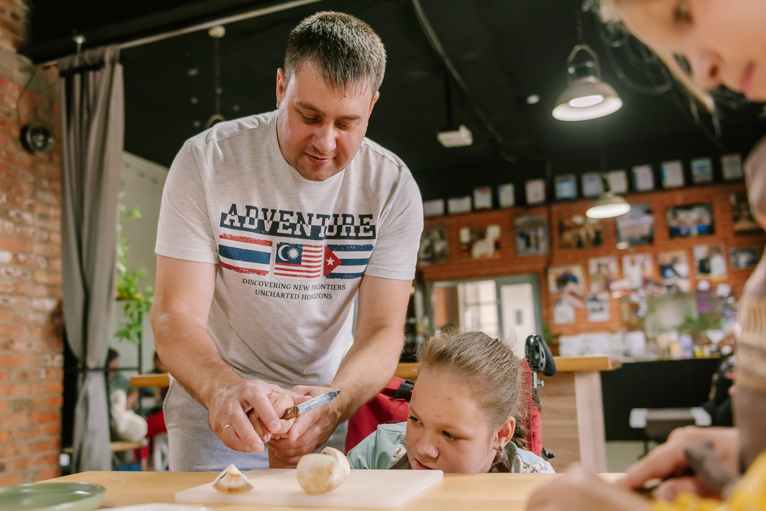 Инклюзивная кухня добра в Артишок 30. 07.35. Детский фотограф, семейный фотограф и репортажи в Кемерово