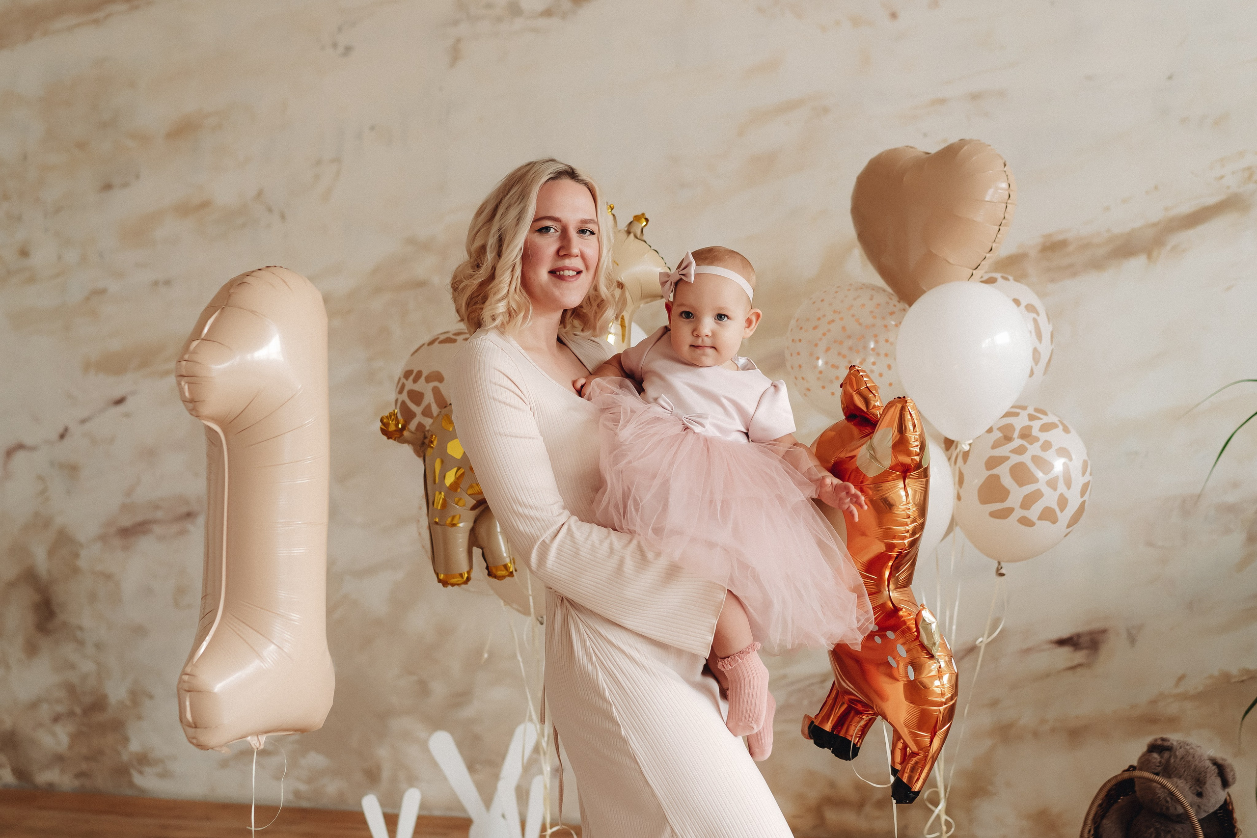 ДР в большой студии. Семейный и контент фотограф в Красноярске Власова Екатерина