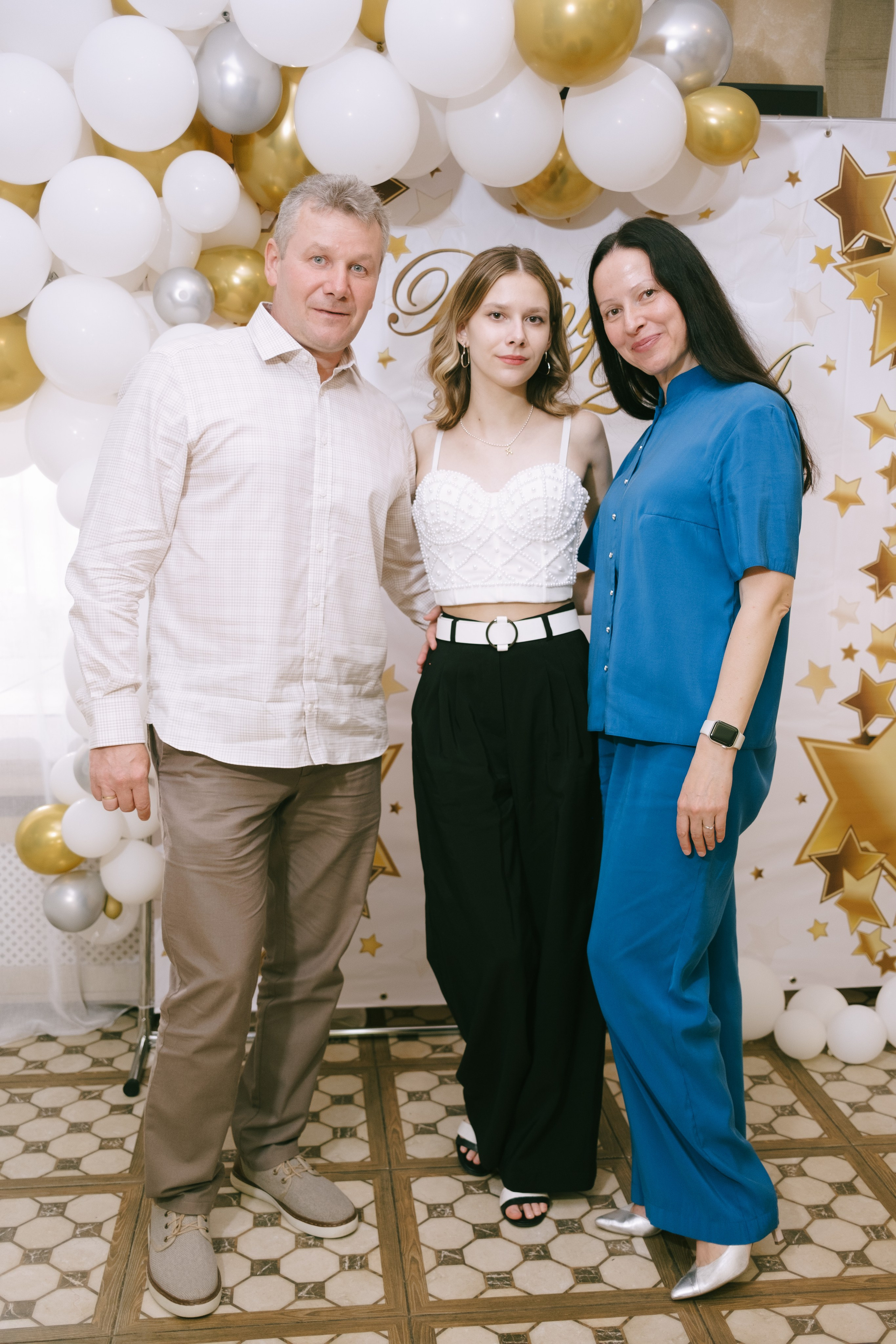 Выпускной школа 33. Свадебный и репортажной фотограф Денис Ожигин в Краснодаре и Краснодарском крае