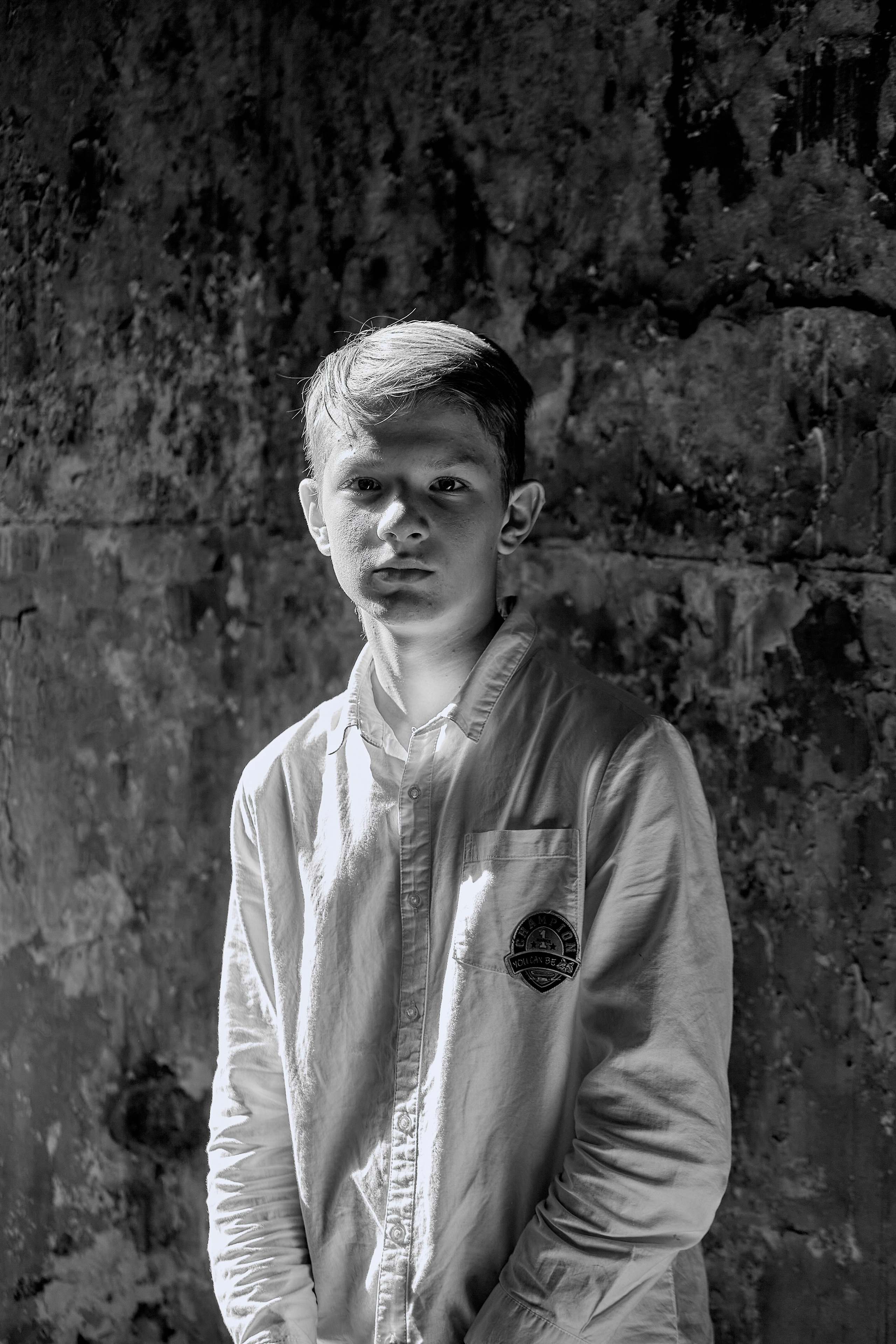 Заброшенное здание фотосессия в деловом стиле