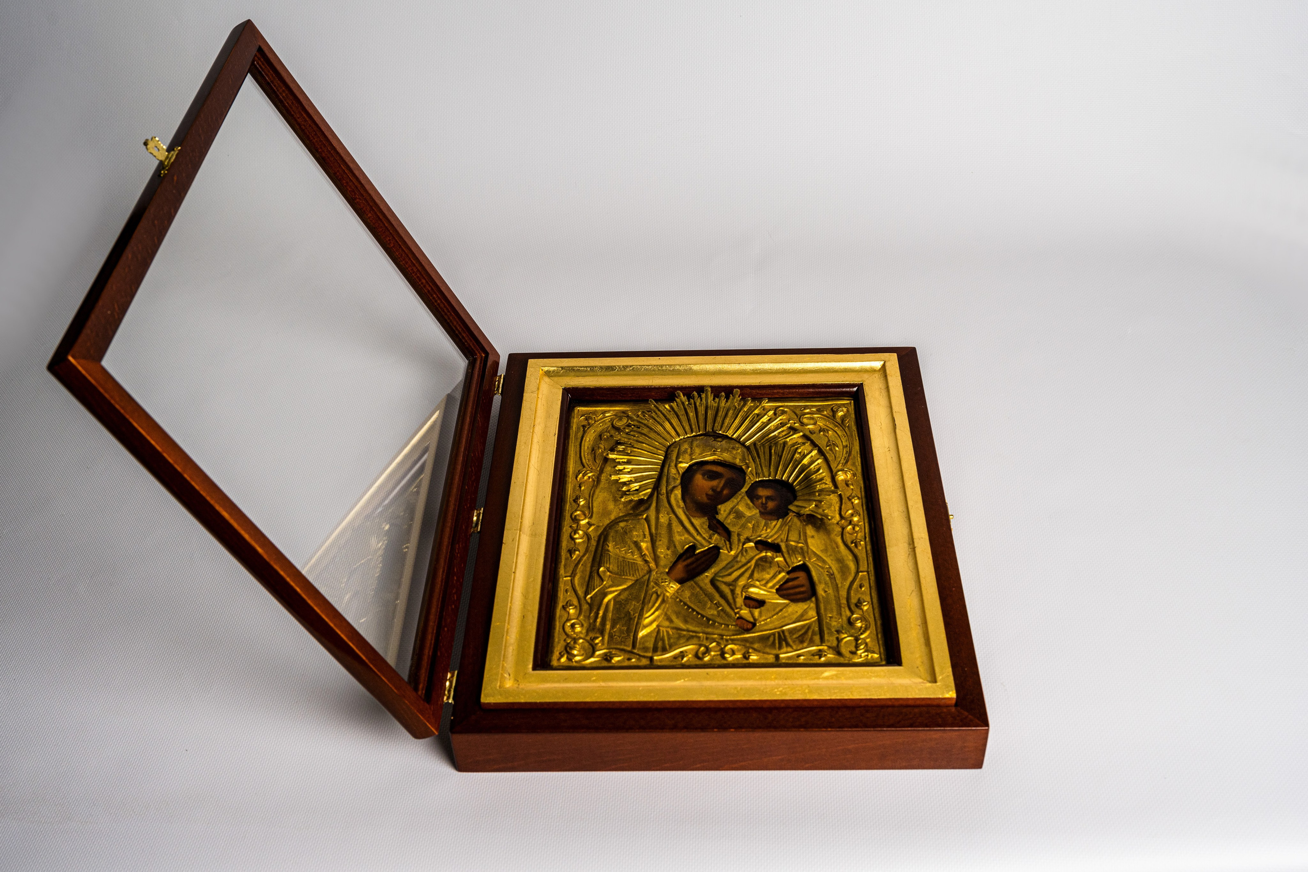 Эксклюзивные киоты для икон