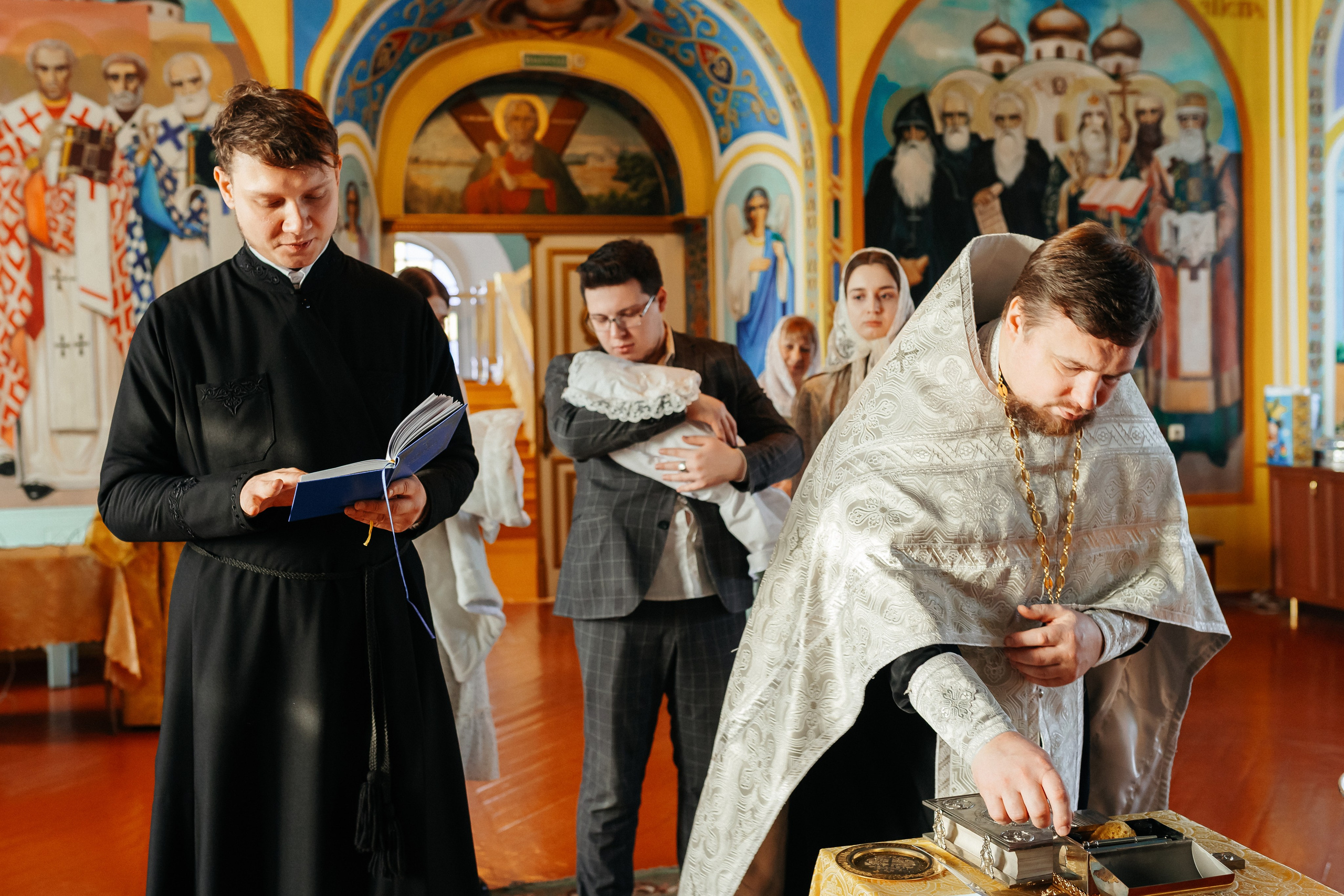 Фотосъемка крещения. Фотограф Ким Наталья в Красноярске