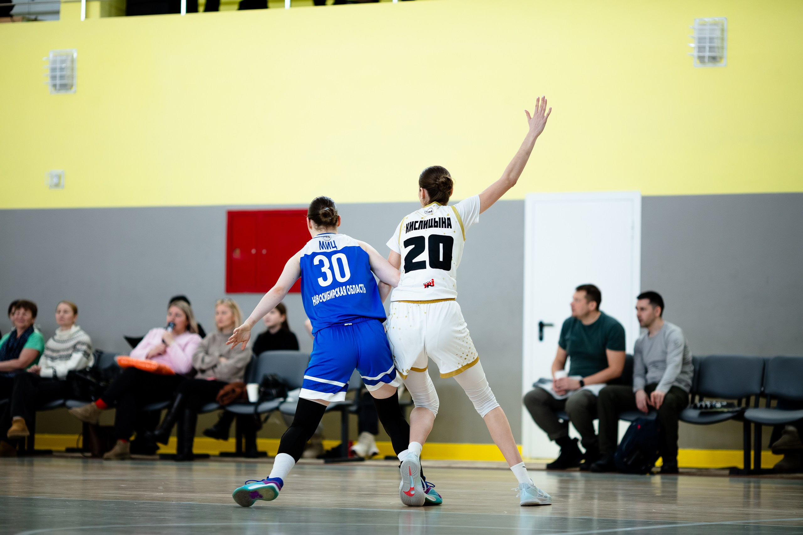 ЧГУ-Атланта — Динамо / 1 игра. Фотография