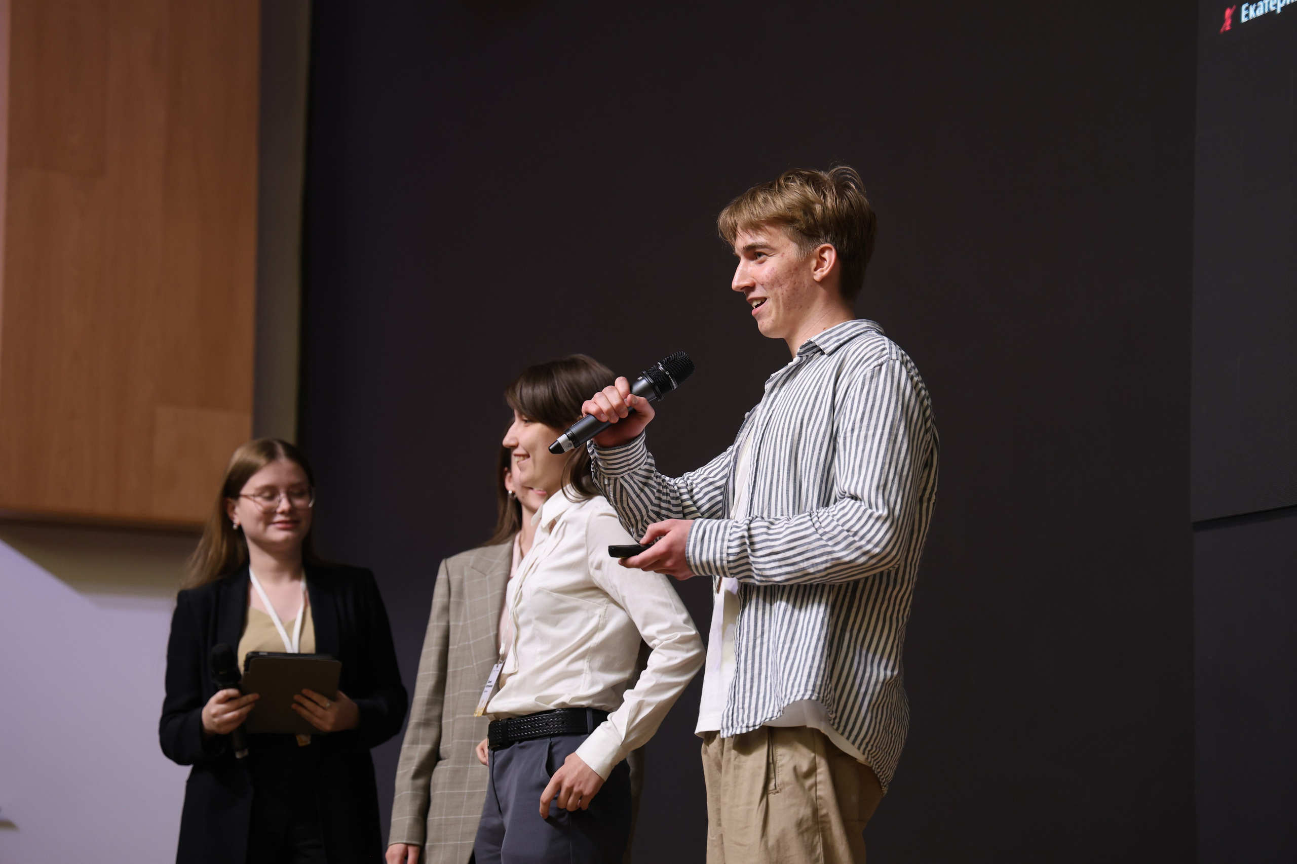 «LeaderUp» Case-championship. Aleksandr Rasskazchikov — Photographer