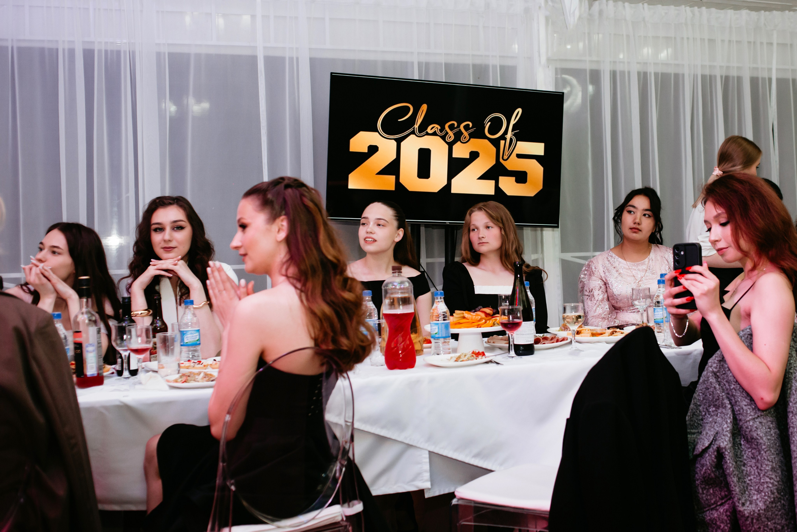 Выпускной 2025 (41 школа) 11 класс. Фотограф в Челябинске Ополихина Анна