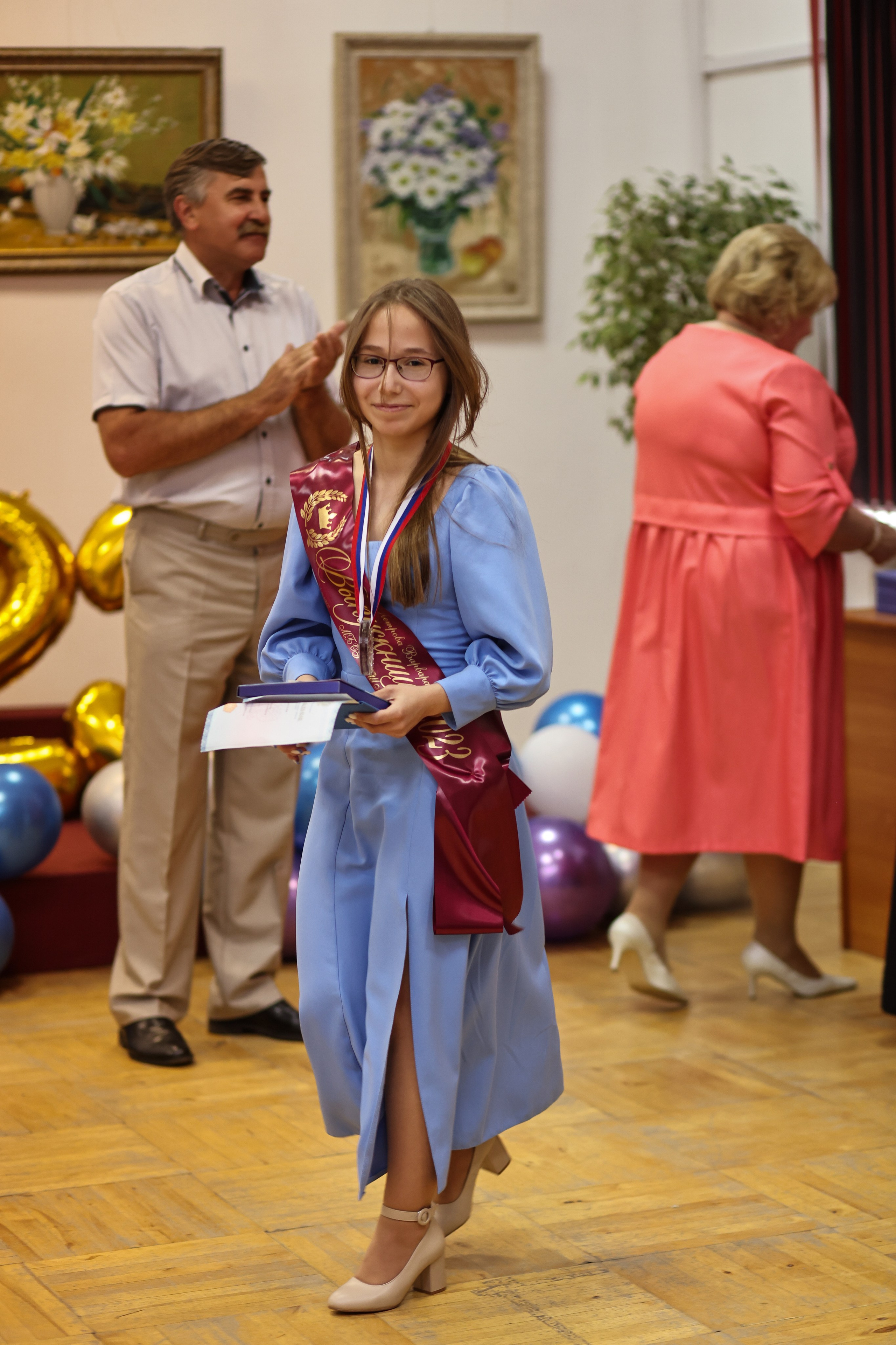 Вручение аттестатов. Школа № 7, выпускники 11 класса 2023 г. Студия выпускных альбомов Остров