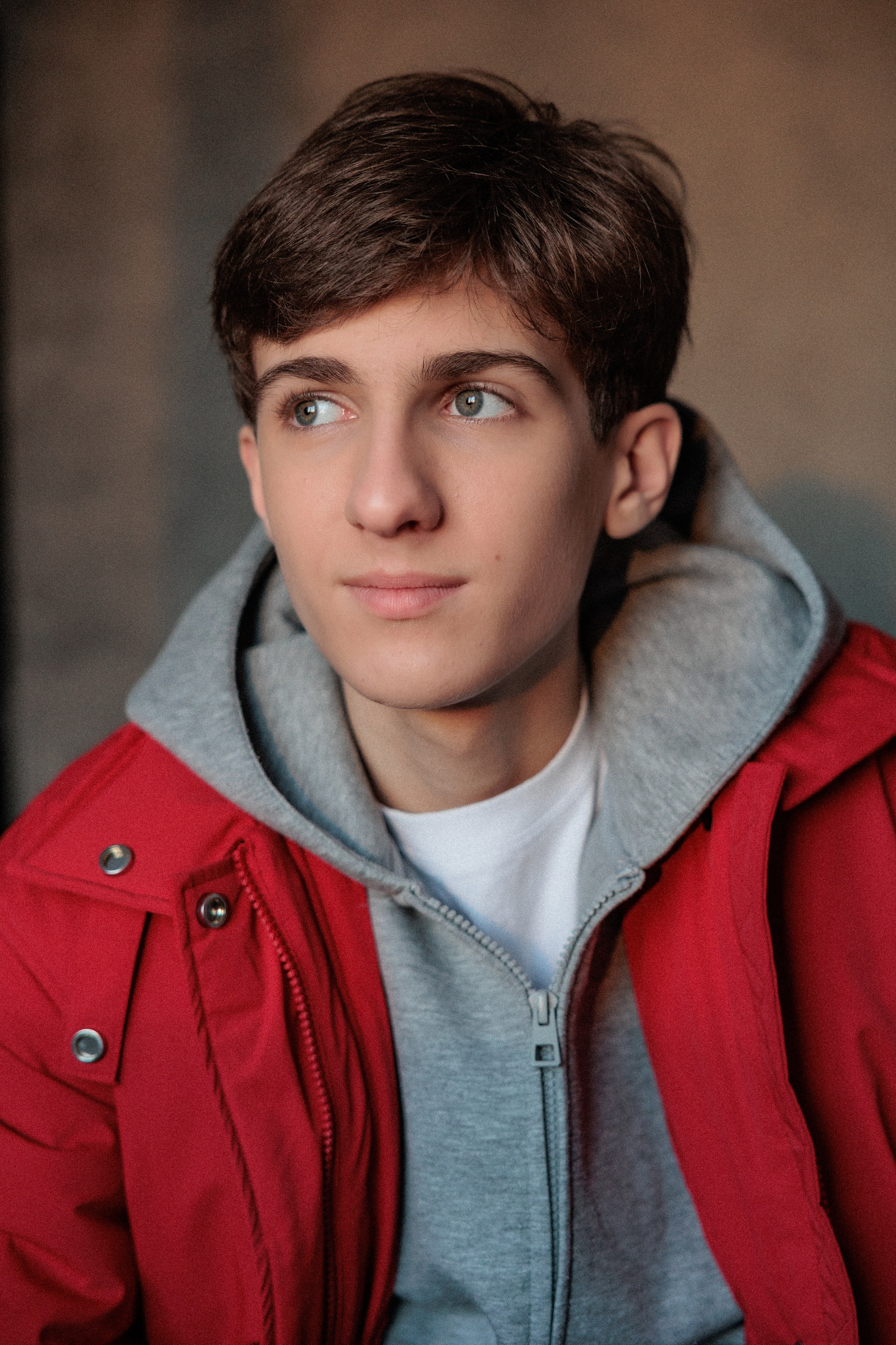 АРТЁМ. Я фотограф из Москвы к Вашим услугам