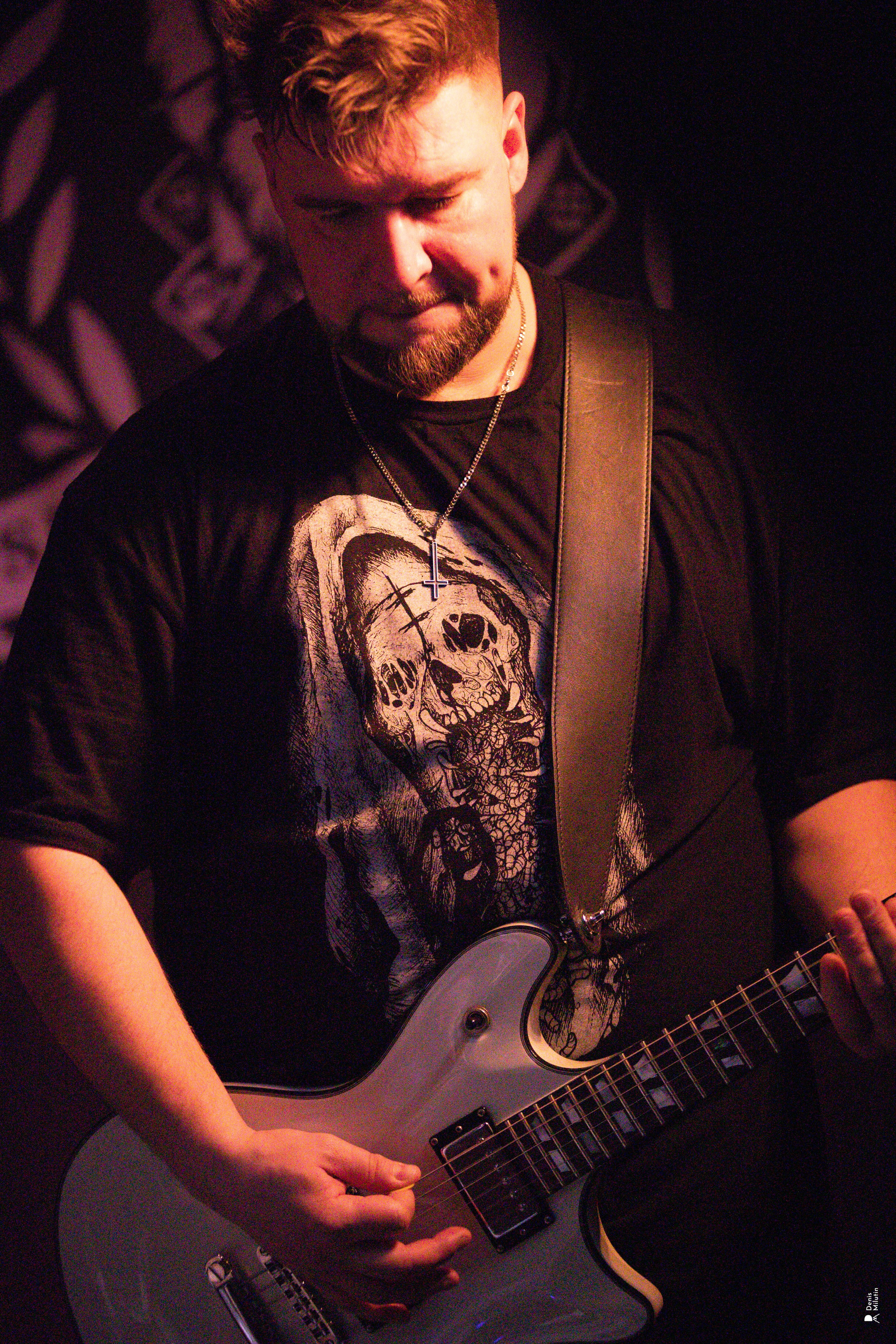 Рядом Ассенизаторы. Портретный фотограф Денис Милютин