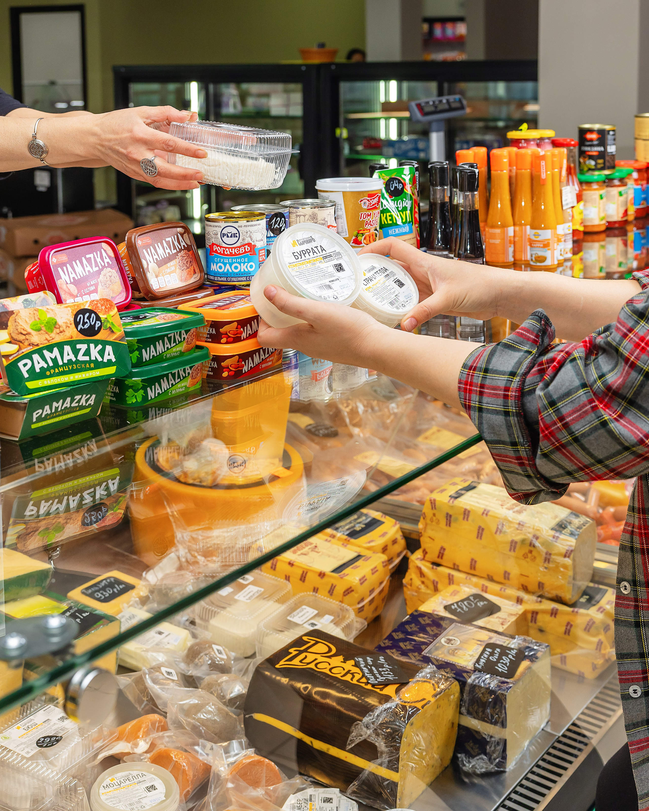Рынок «Каскад». Фотограф и видеограф в Улан-Удэ: Аюна Габагуева и Артём Шаханов