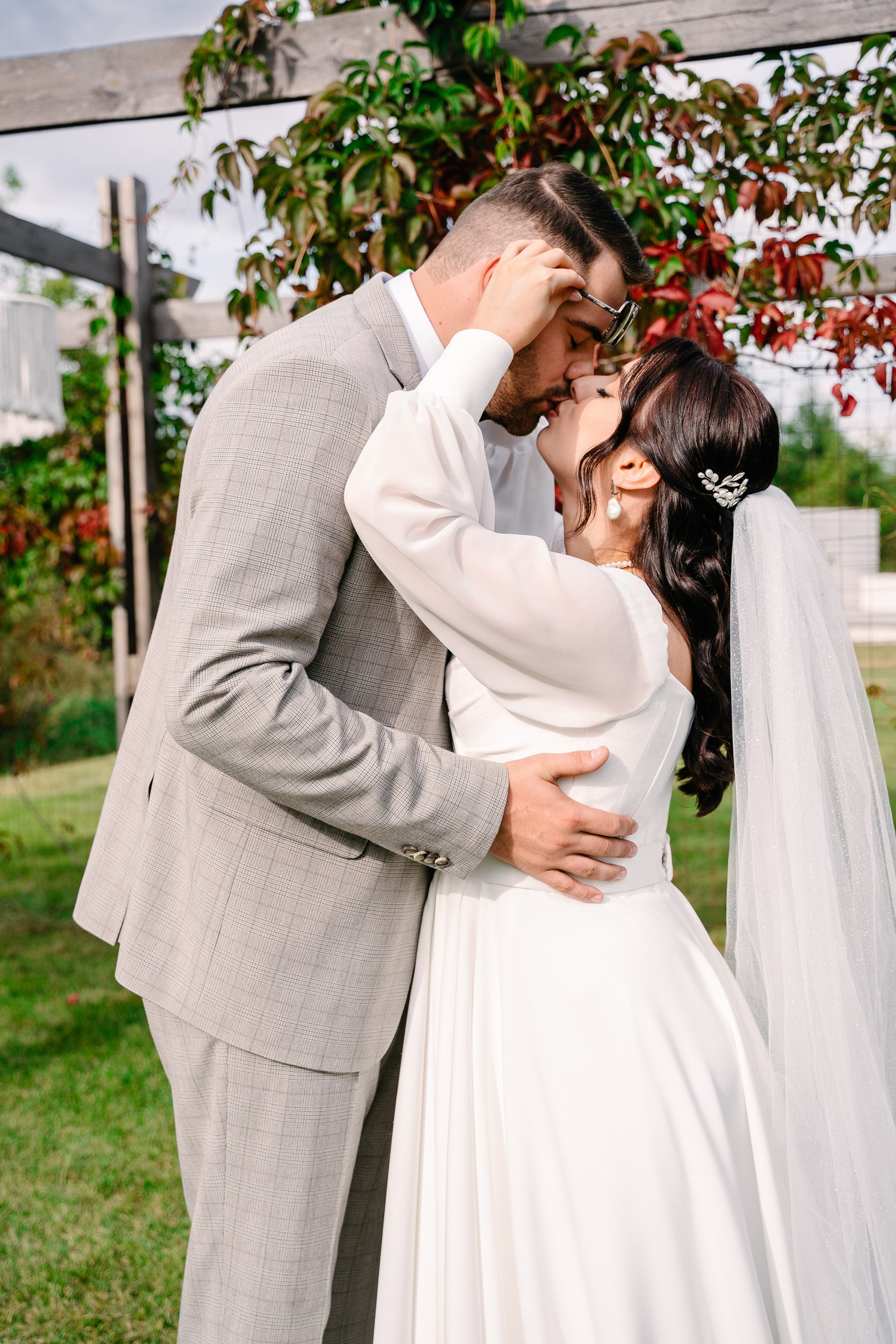 Свадебная фотосессия молодоженов теплой осенью. Свадебный и семейный фотограф из Воронежа|Москвы Бубнова Екатерина