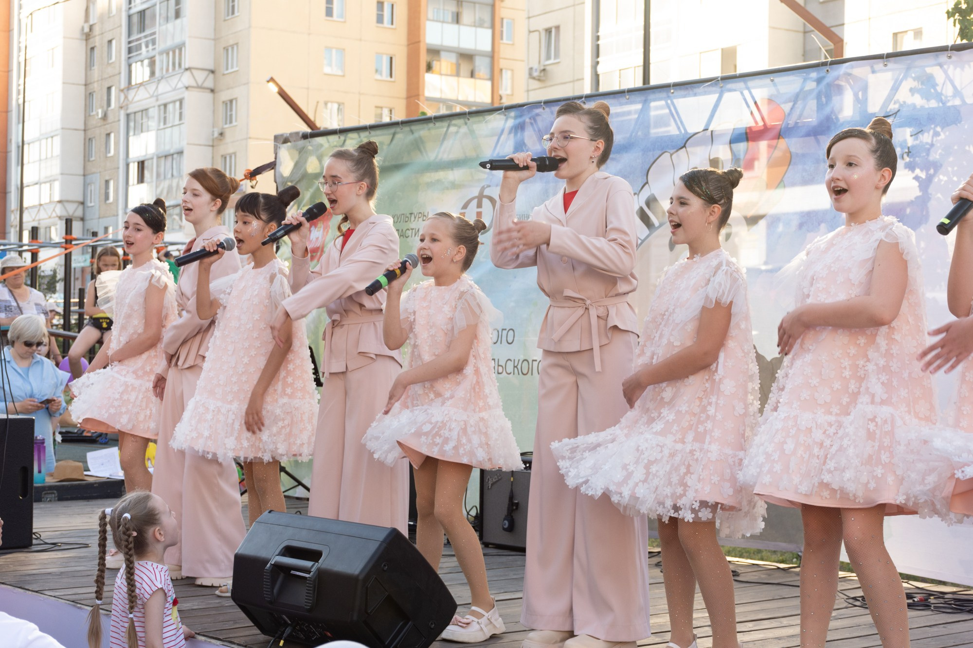 Фестиваль современного исполнительского искусства (Сквер Академ Риверсайд). Фотограф Максим Буряк