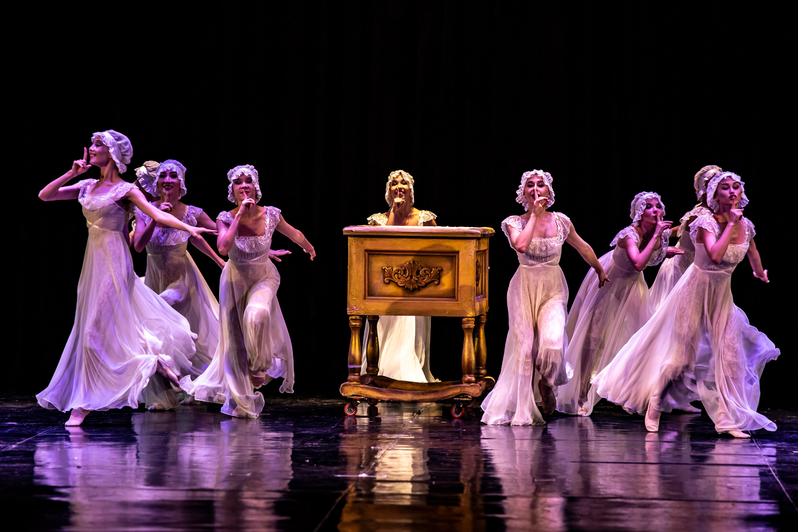 Русский Гамлет спектакль премьера Марийского театра оперы и балета в Зимнем театре г. Сочи. Фотограф в Сочи Юрий Шептаев