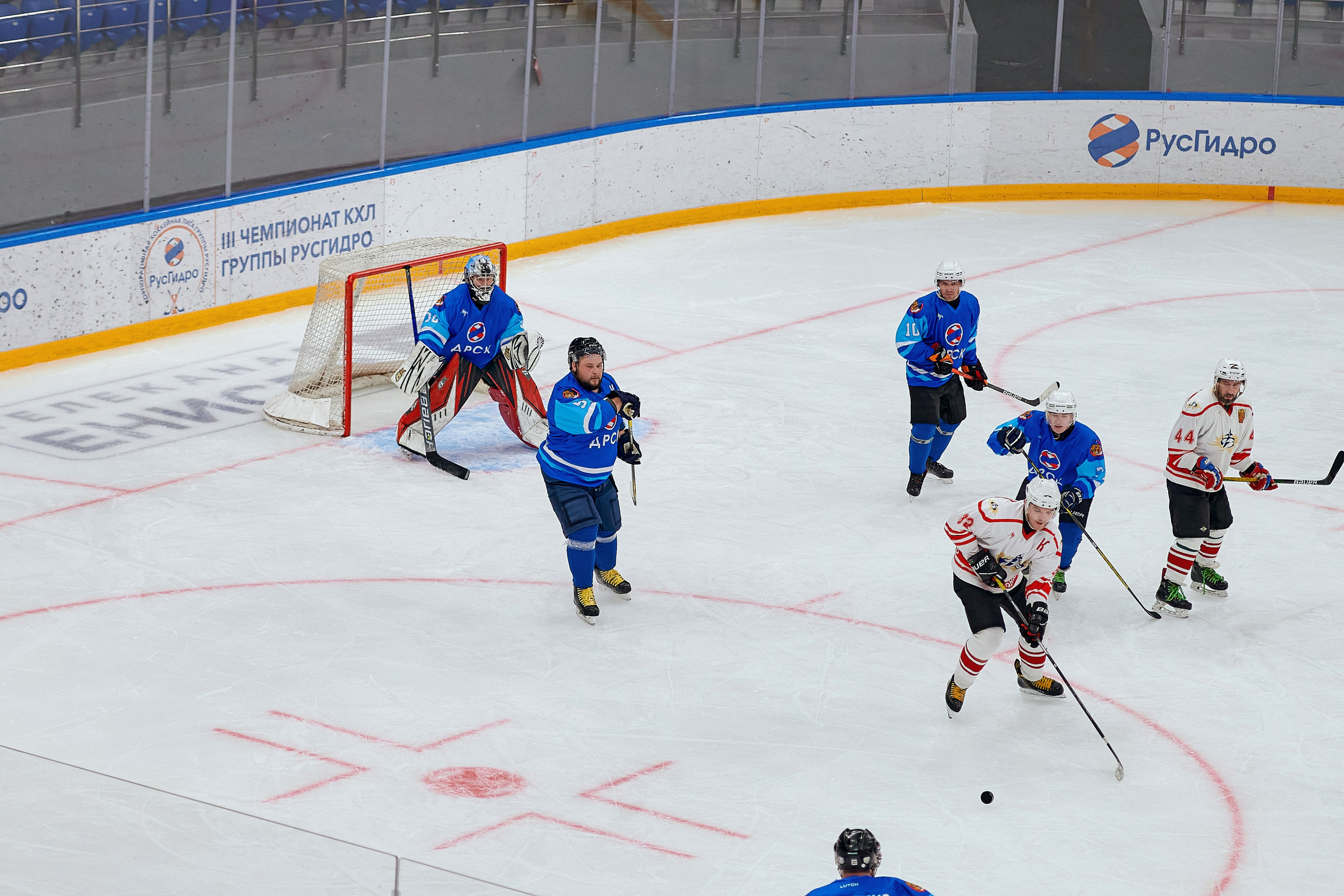 Портфолио репортажной фотосъёмки: Кристалл арена — Хоккей — РусГидро. Фотограф Яковлев Роман — Красноярск