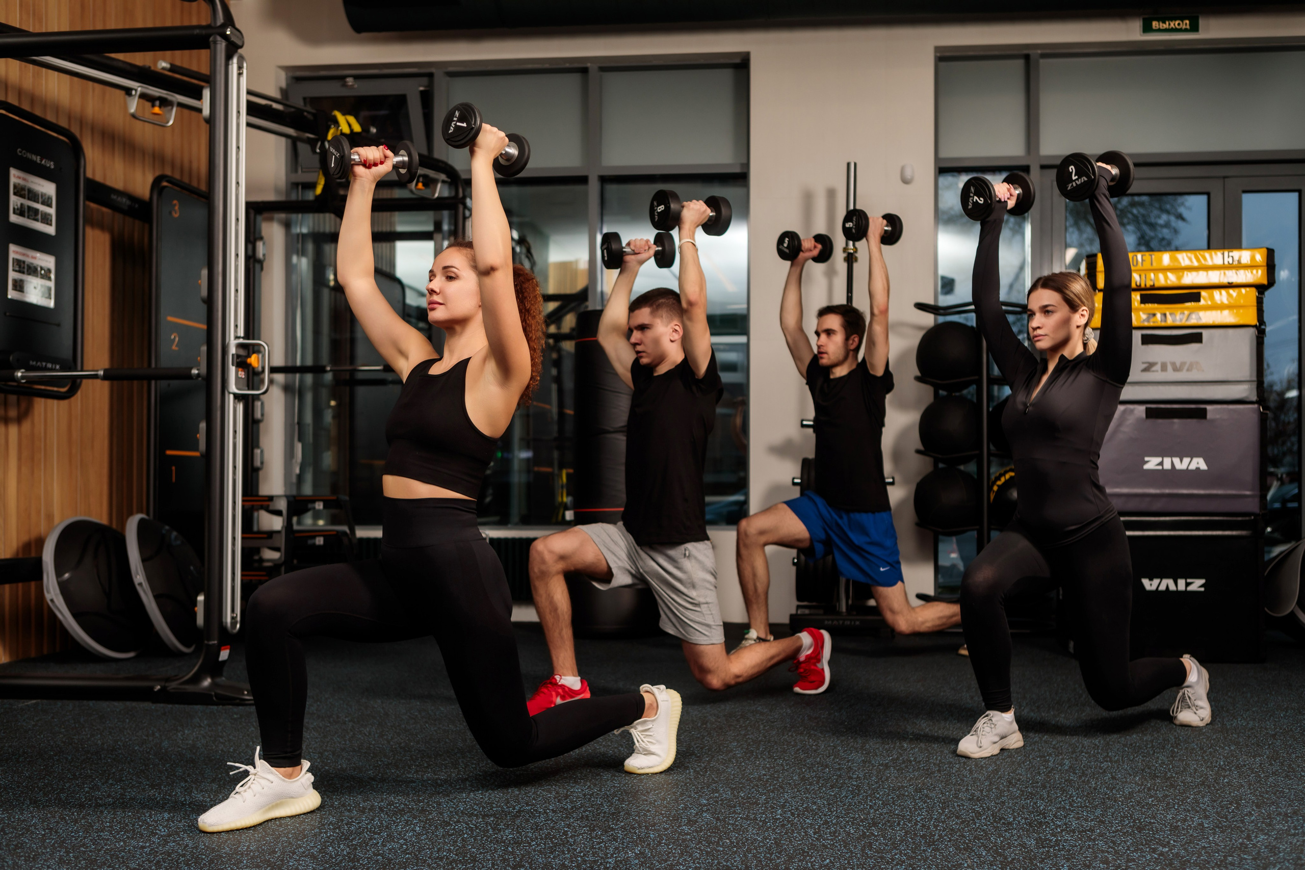 Фитнес-клуб Parus fit. Брук Артём