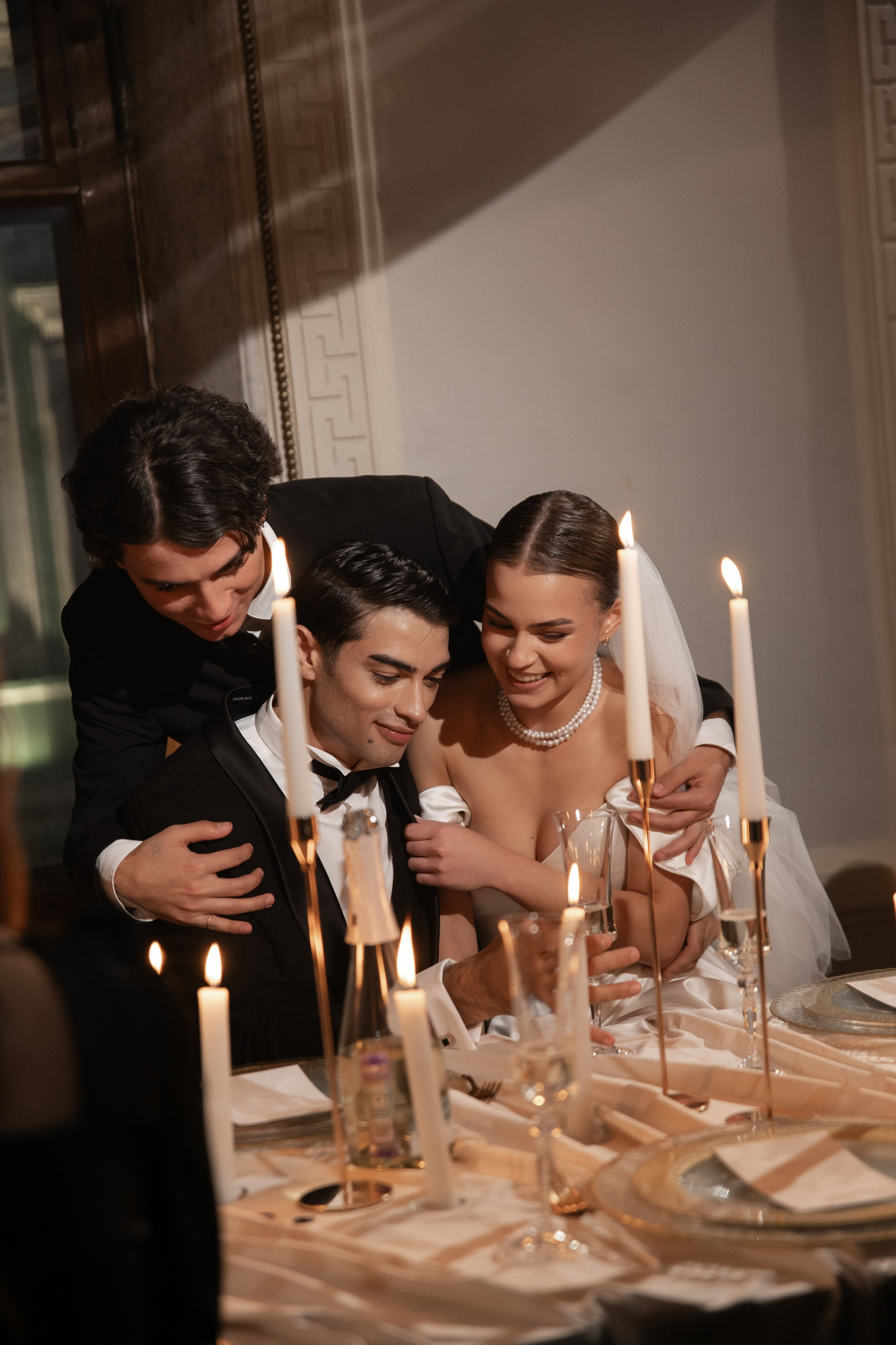 Камерный свадебный ужин при свечах в старинном особняке в фотостудии 21. Kult. Ярослава Ерина — свадебный фотограф в Москве