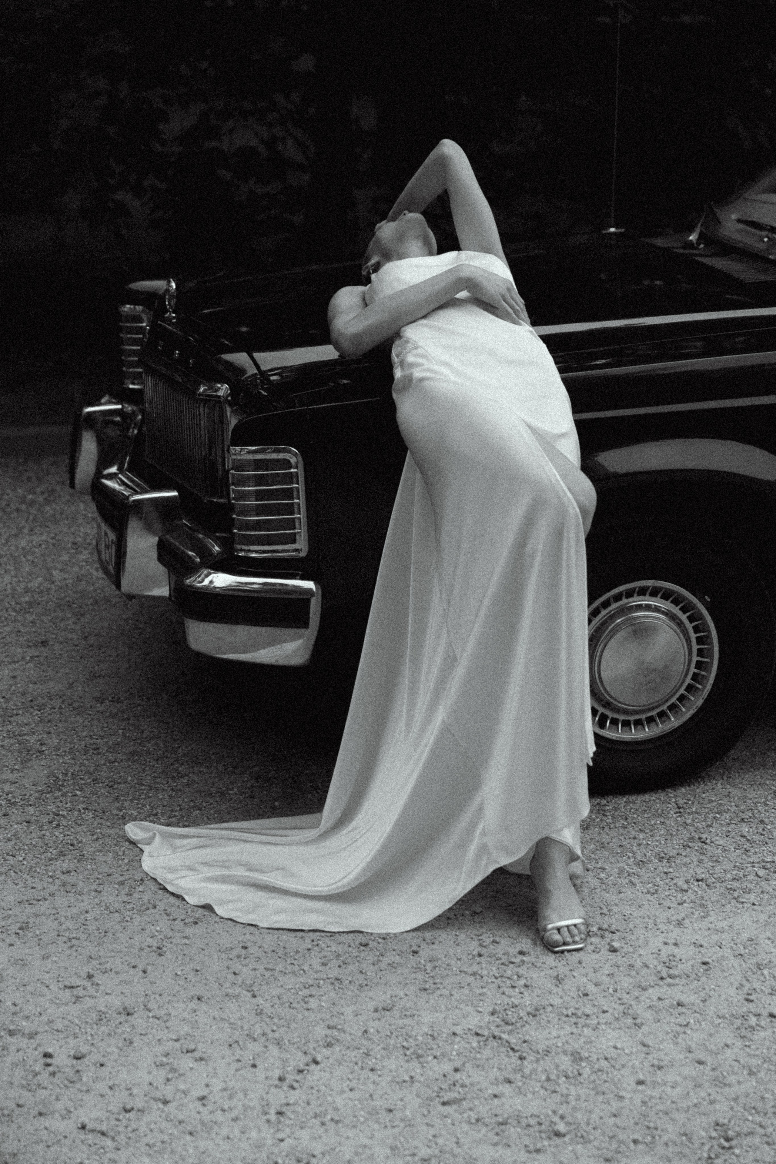 Свадебная фотосессия с ретро-автомобилем. Свадебный фотограф Москва Павел Фетисов