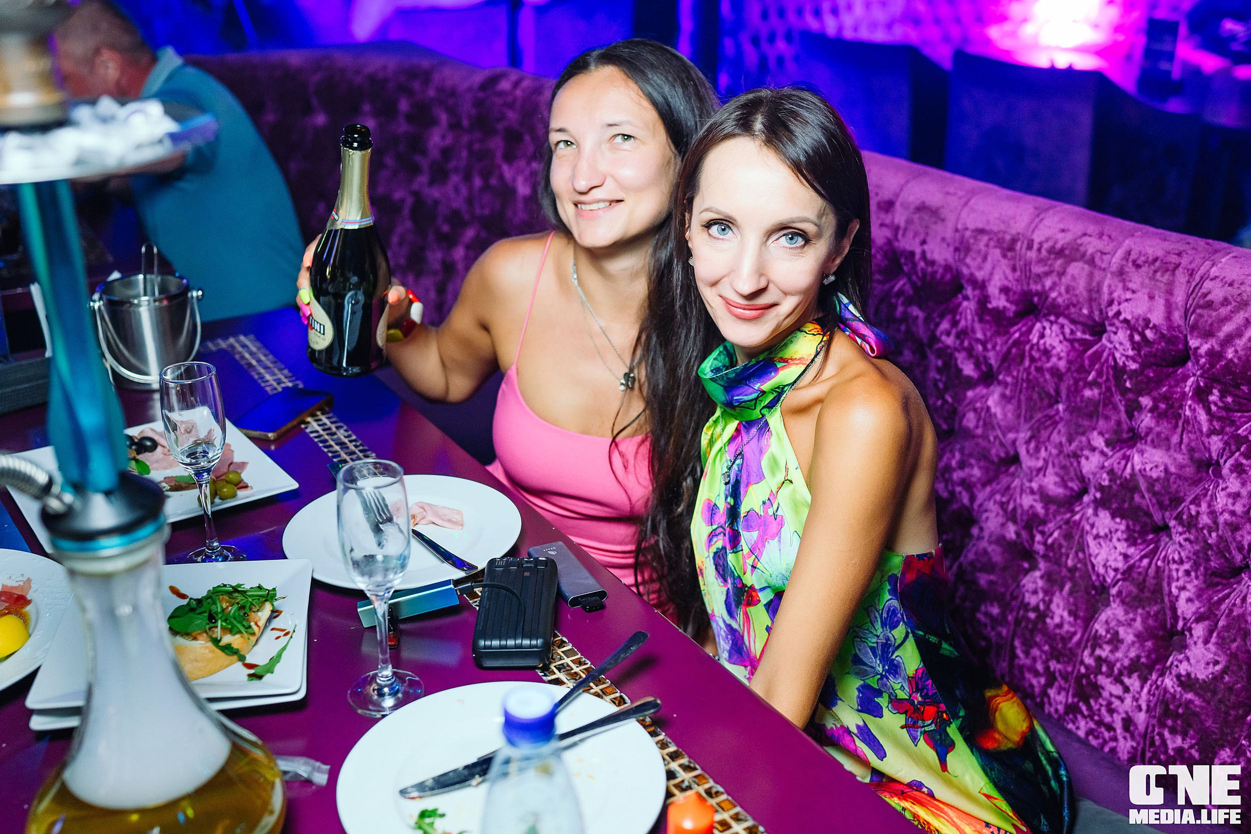 Фоторепортаж из караоке-клуба Эйфория. One Media Life: фоторепортажи, фотоотчеты с мероприятий и заведений