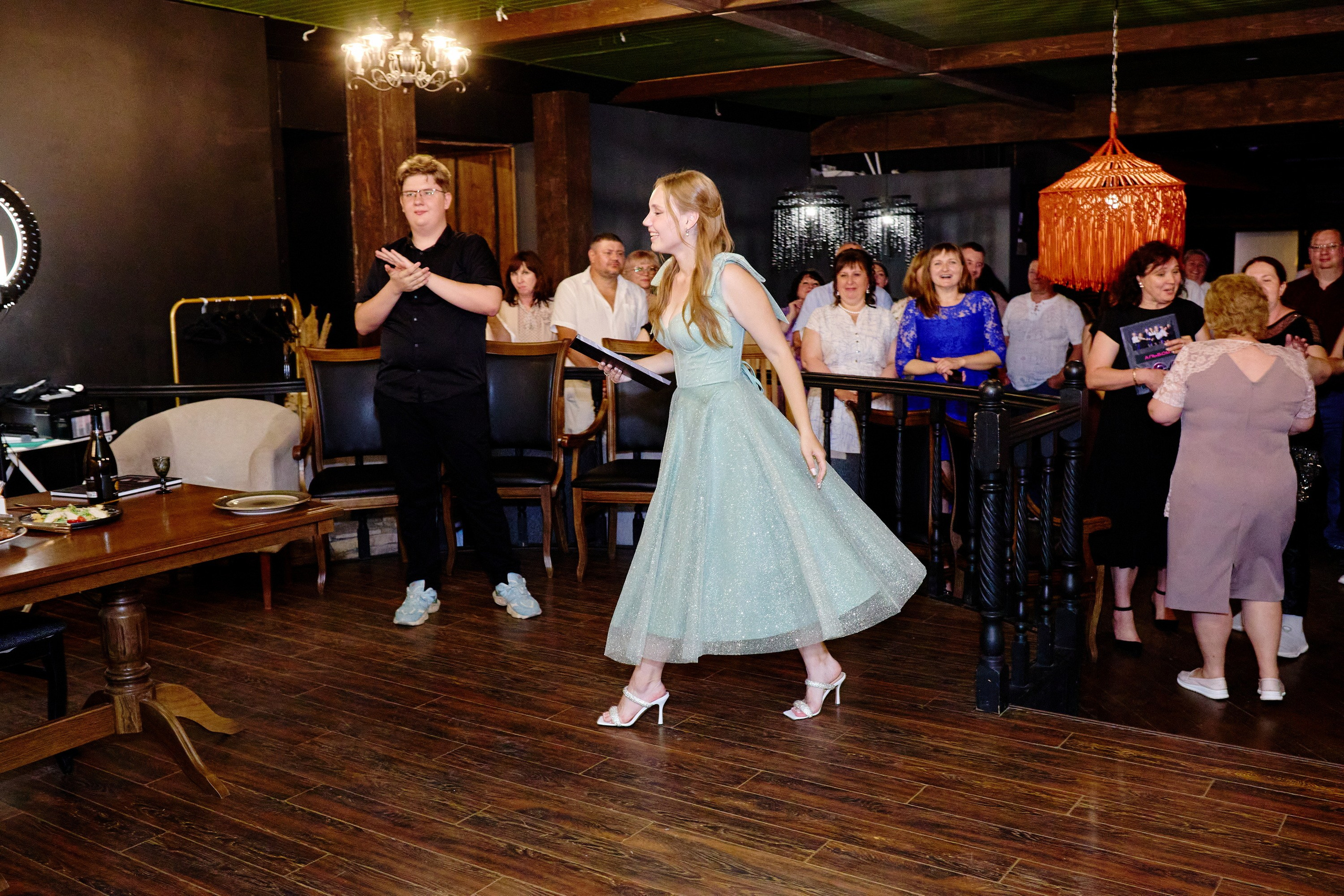 Выпускной 35 Сош. Фотограф Выпускные альбомы Таганрог Сергей Коробченко