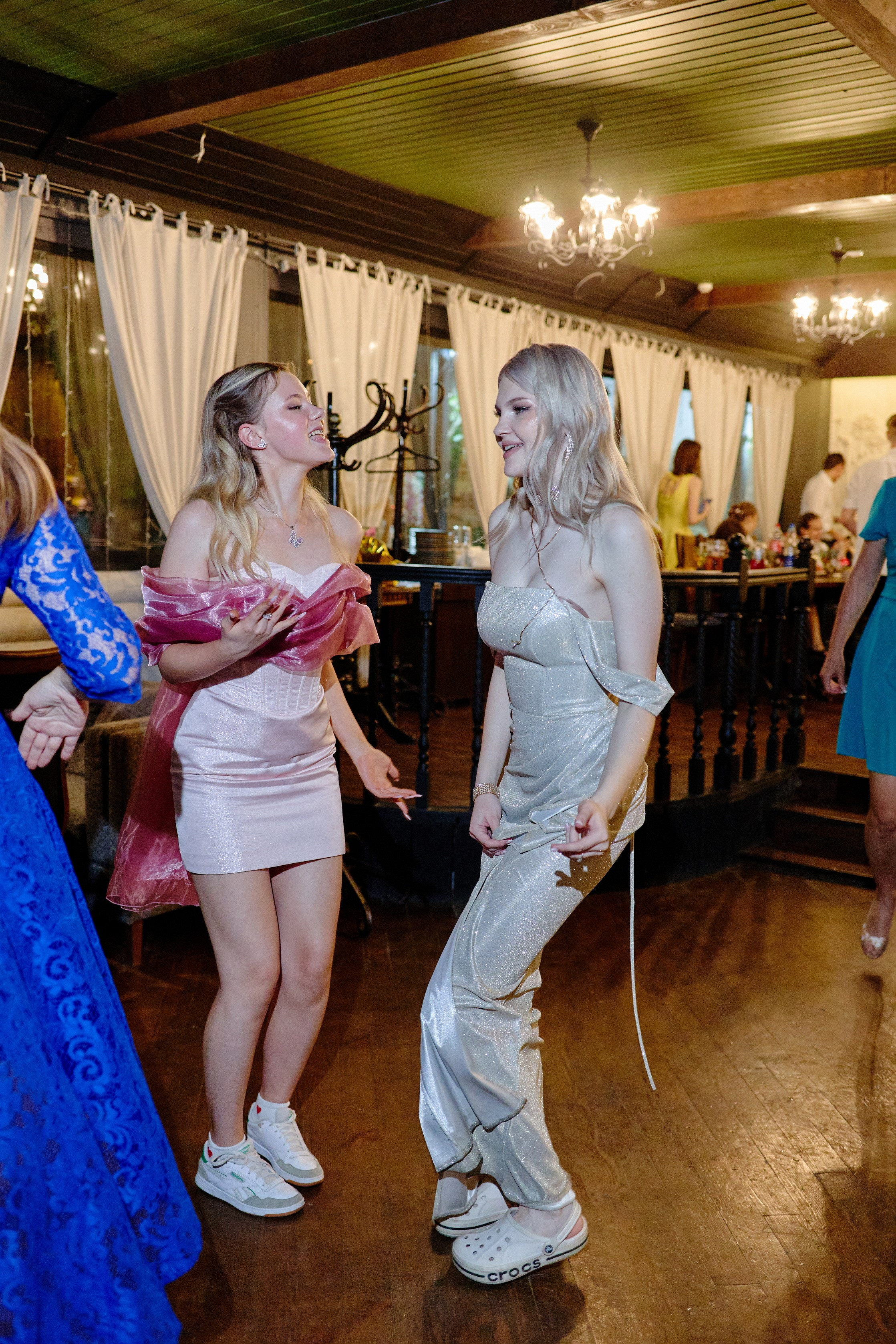 Выпускной 35 Сош. Фотограф Выпускные альбомы Таганрог Сергей Коробченко