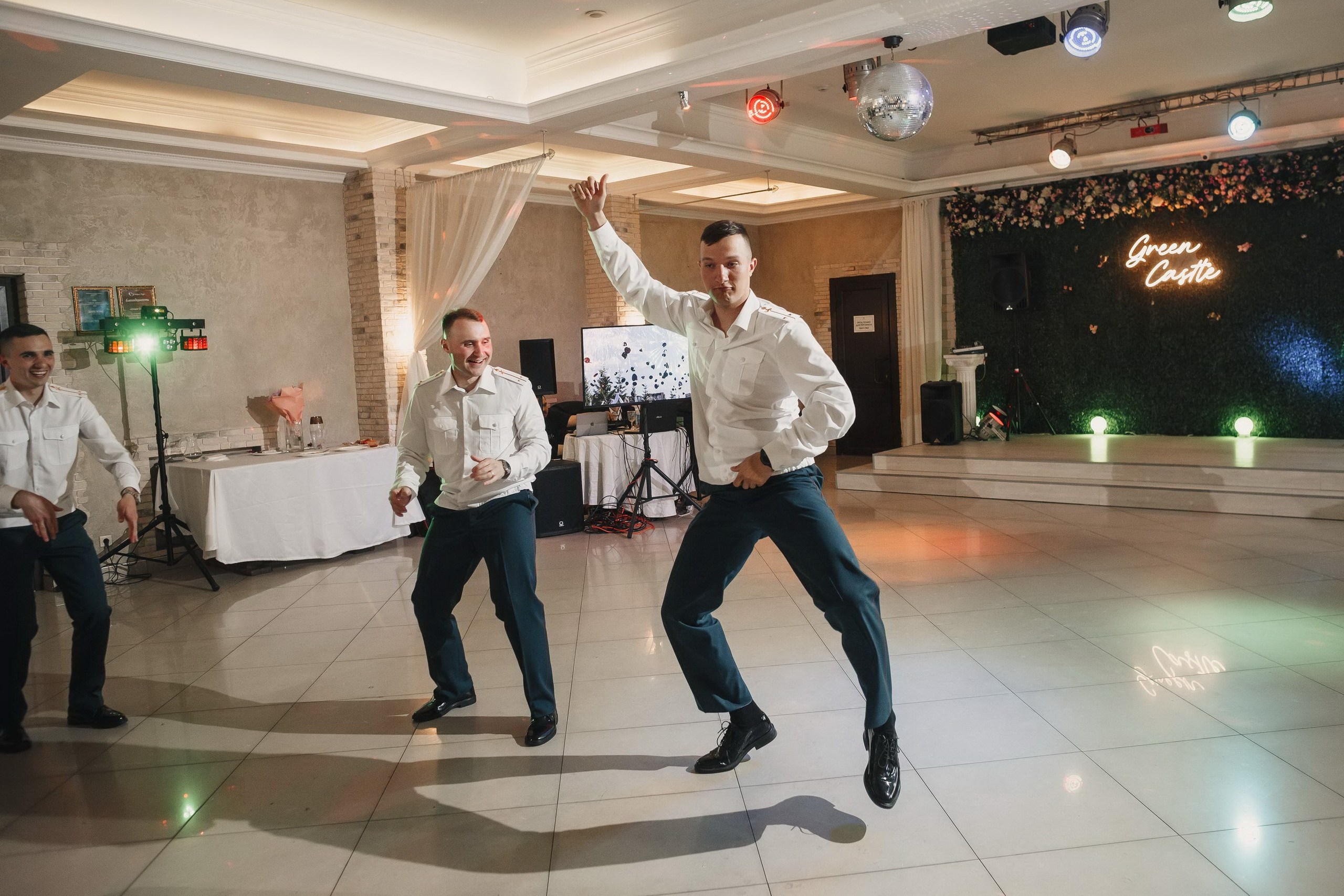 Банкет офицеров выпускников академии связи. Свадебный фотограф Игорь Брундасов 8PHOTO на свадьбу венчание загс СПб