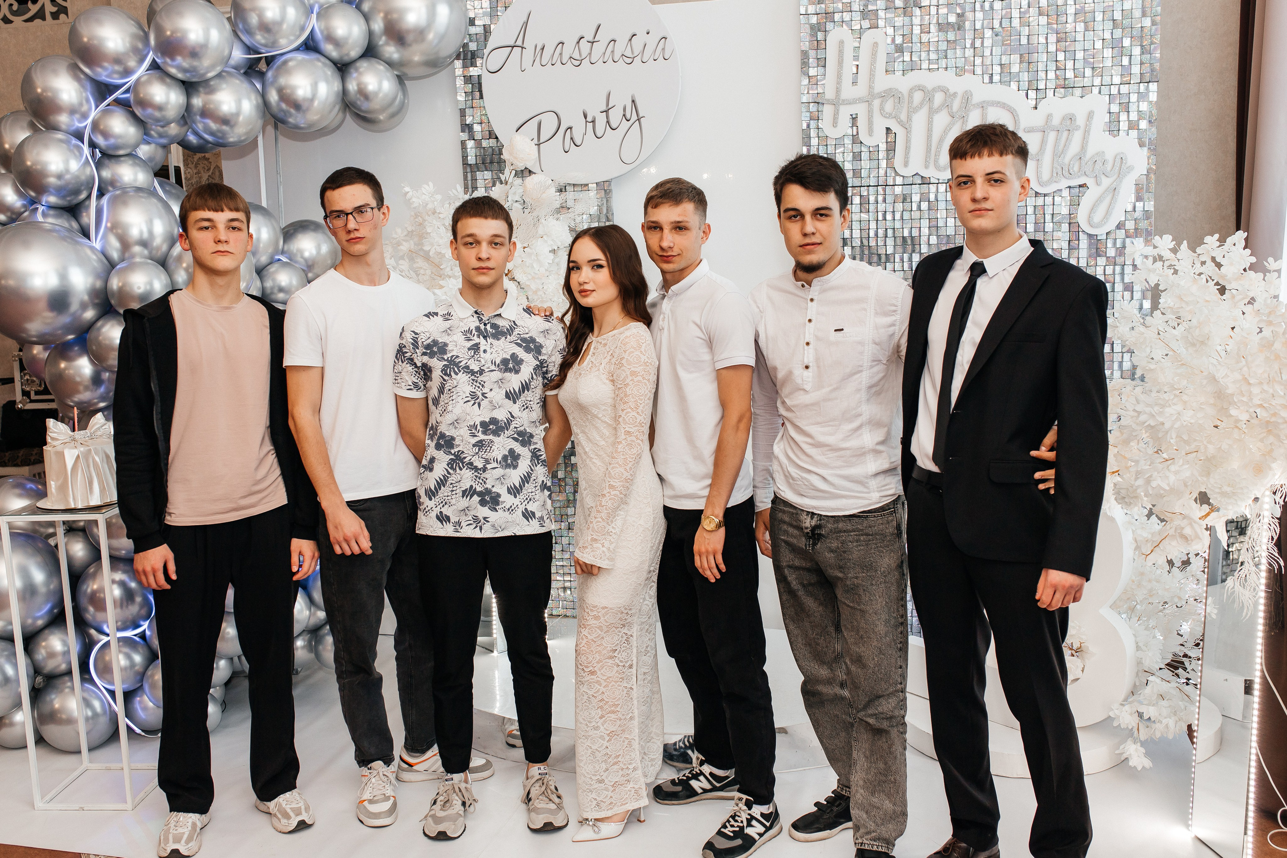 День рождения в кафе. Семейный фотограф Клименко Дарья в станице Ленинградская