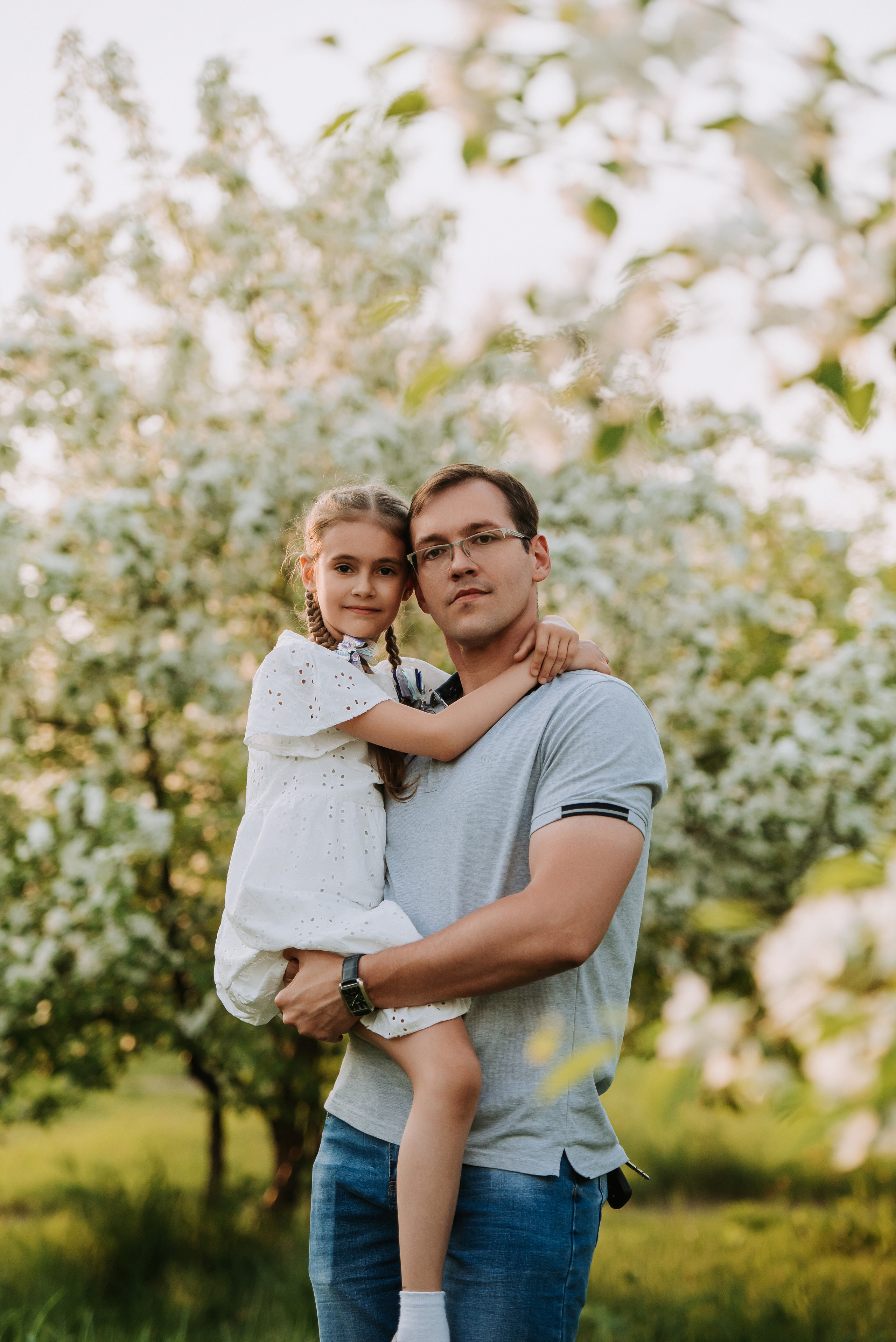Цветение яблони семья Селезневых. Фотограф Диана Оленина Красноярск / Братск