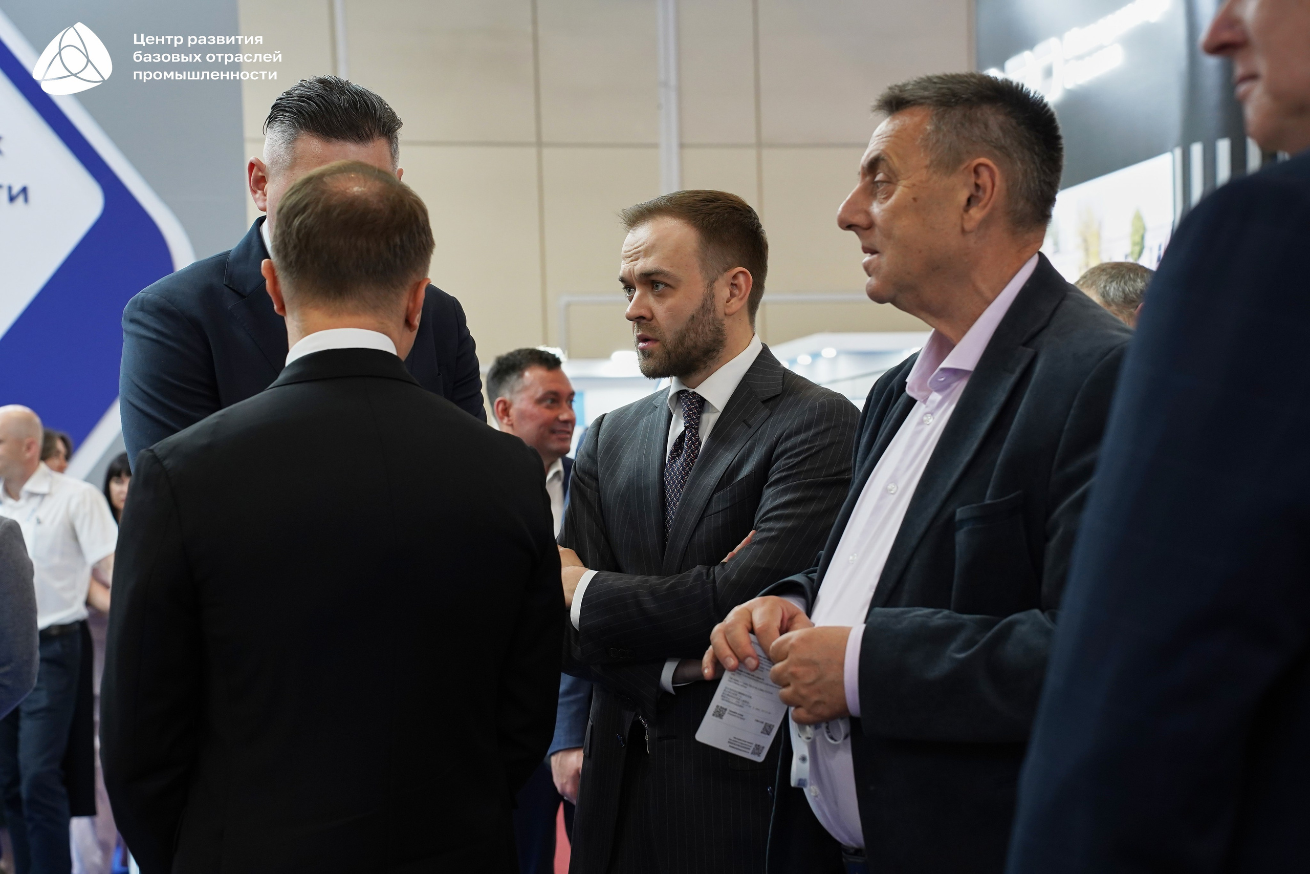 ЭКСПОЦЕНТР Алиханов. Фотограф