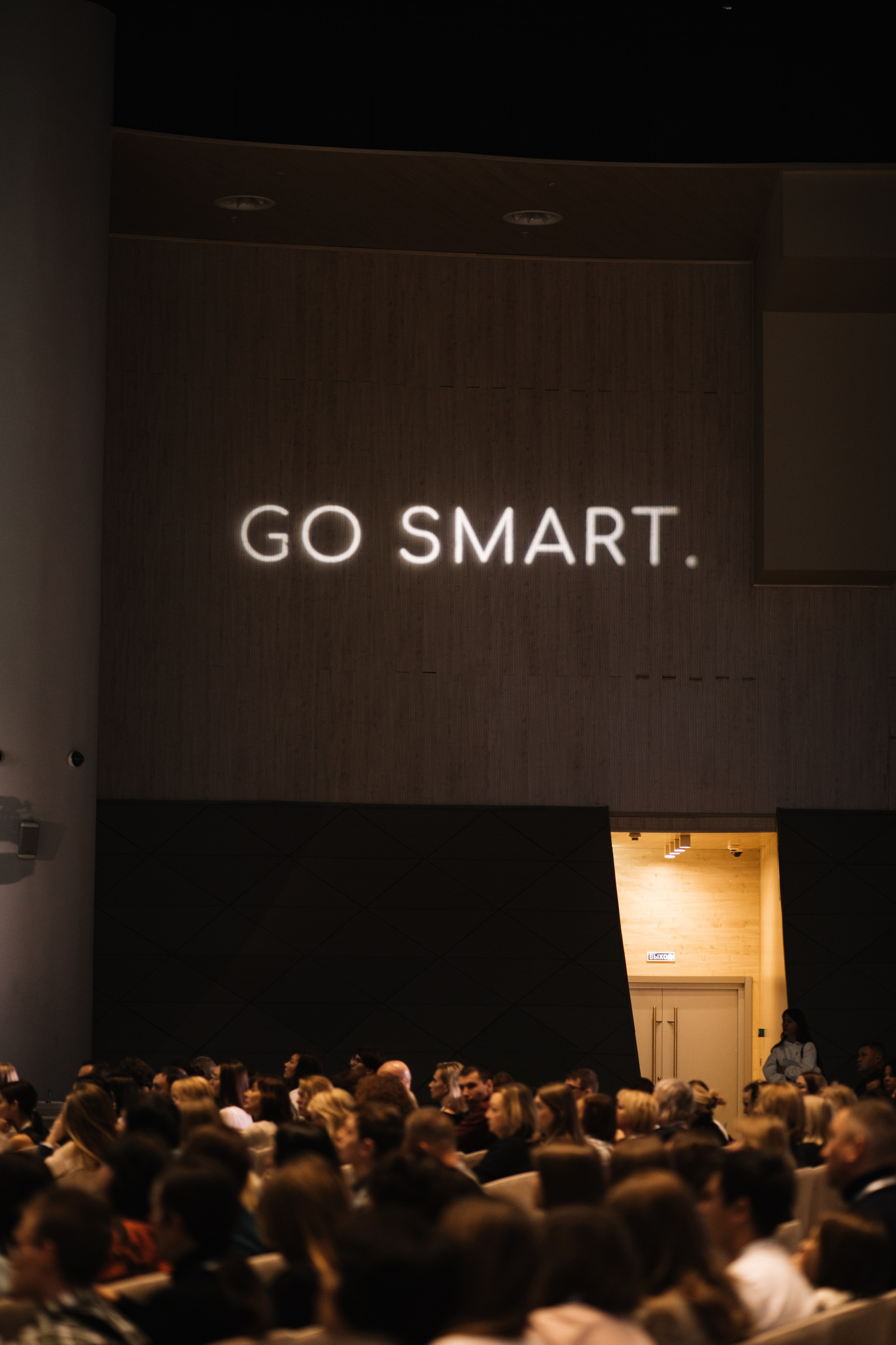 L Buro / Go Smart / Экспо Skolkovo. Nadezhdin Studio