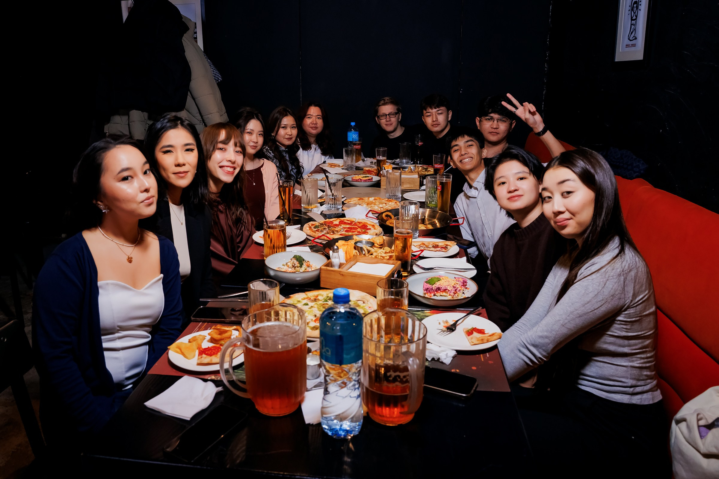 Chechil Pub в ТД Дана-Chechil Розыбакиева. Репортажный фотограф в Алматы Каюпов Сержан