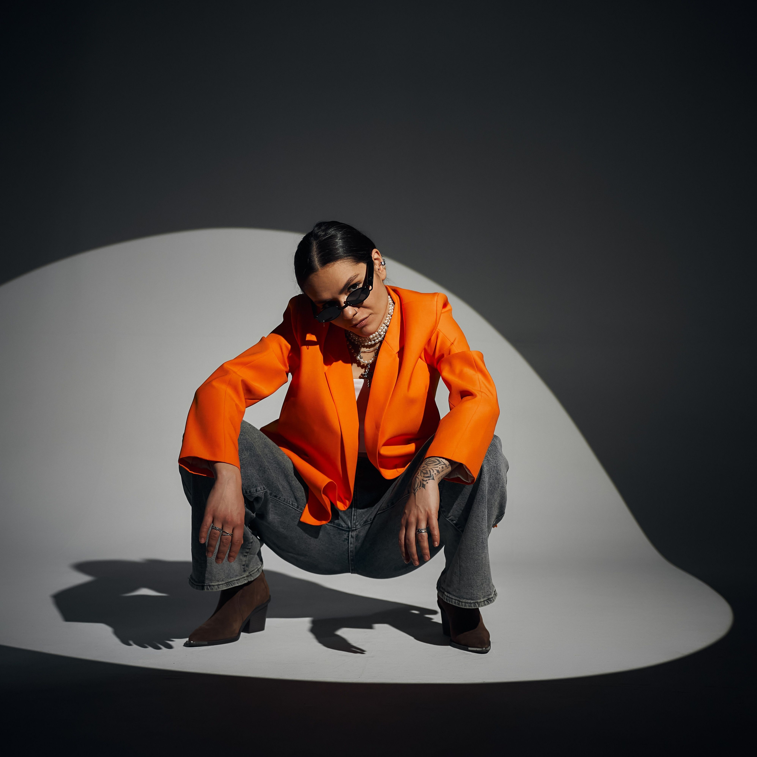 Фотосессия в студии по отличной цене. Студийный фотограф Евгений Опарин