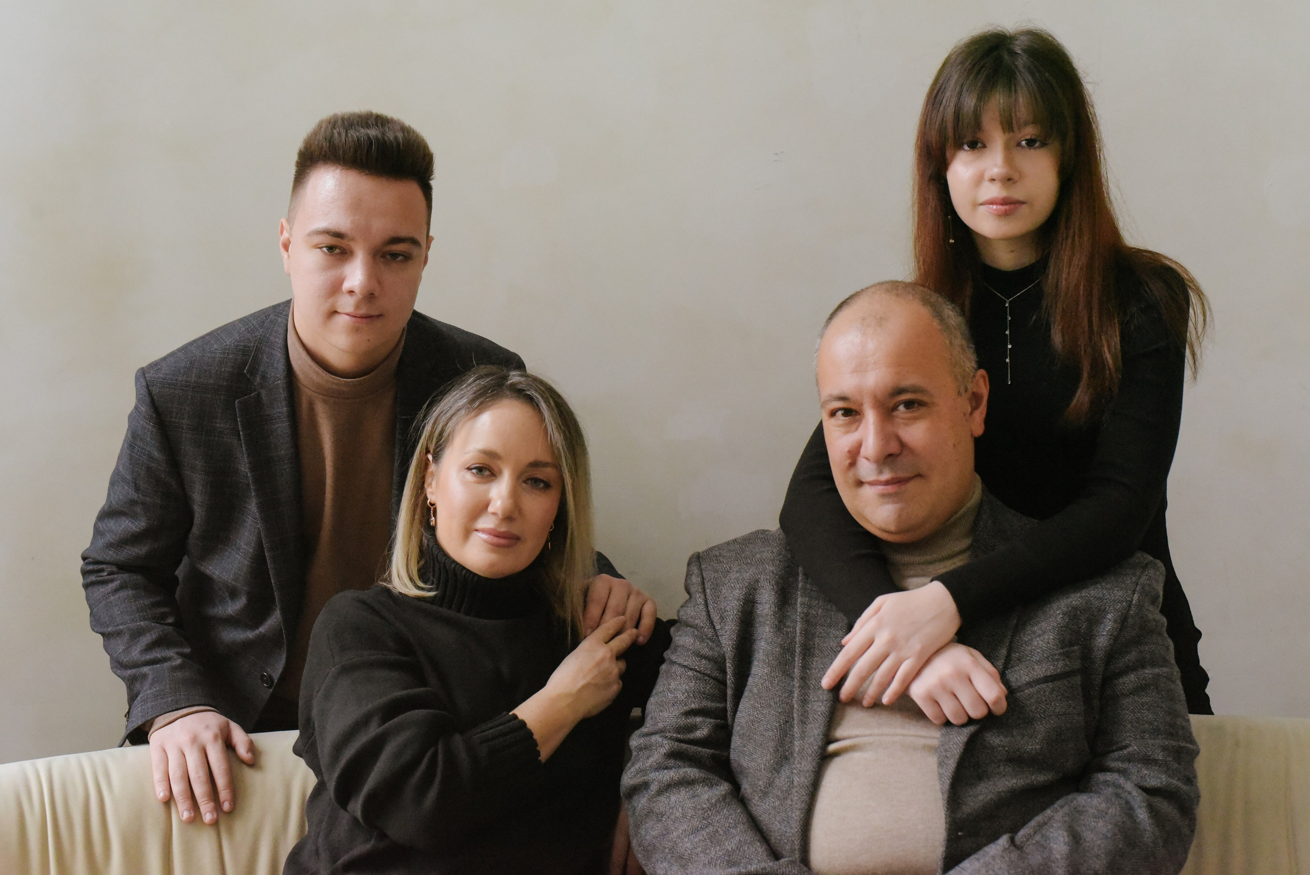 Молодые родители и взрослые дети. Фотограф Лола Волна, город Москва