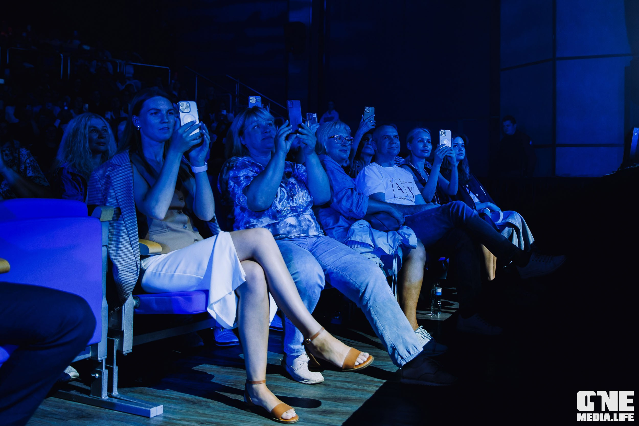 Фоторепортаж с концерта Эмина в Янтарь Холле. One Media Life: фоторепортажи, фотоотчеты с мероприятий и заведений