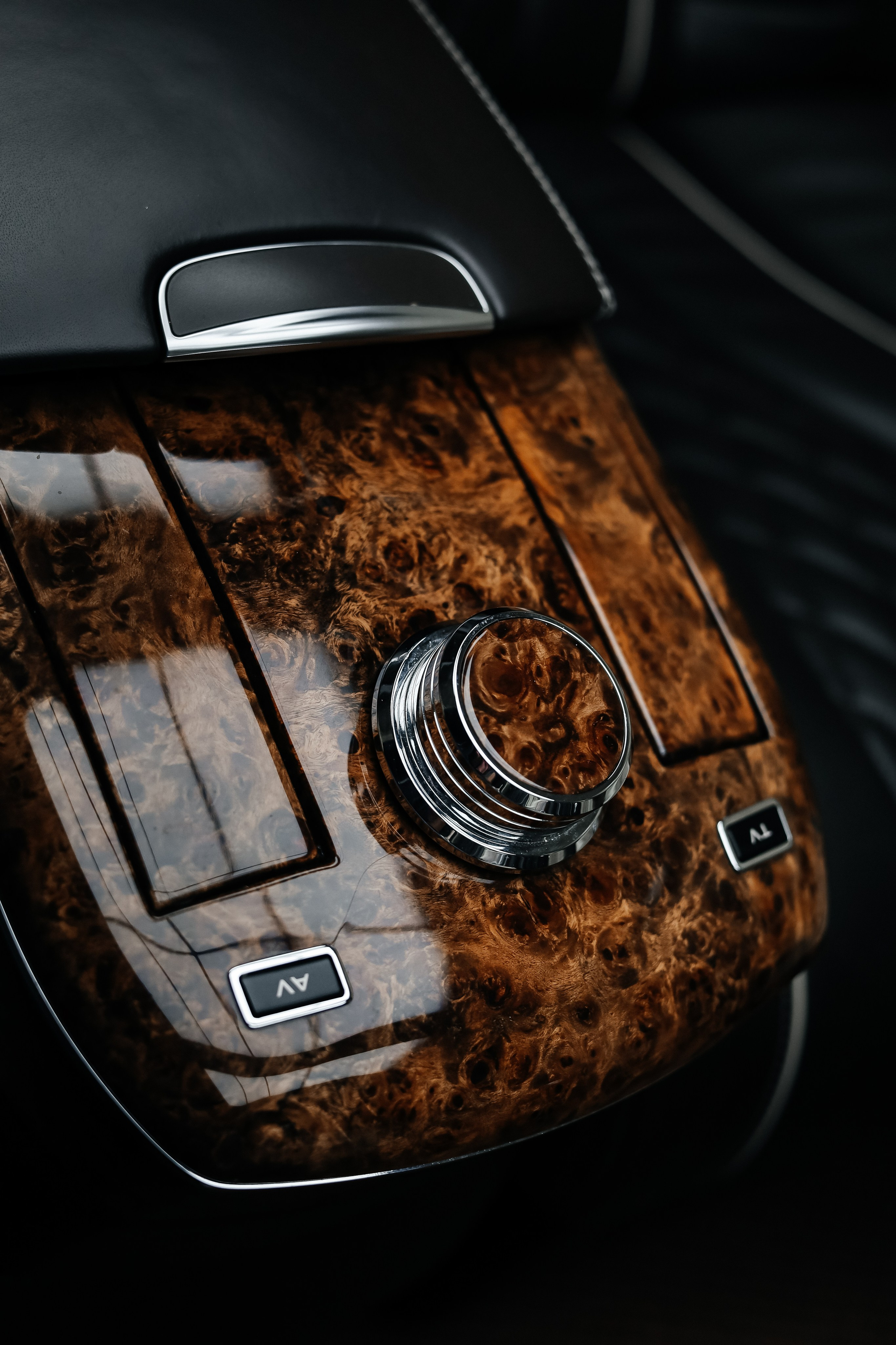 𝒱𝑜𝓁𝓀𝓈𝓌𝒶𝑔𝑒𝓃 𝒞𝒶𝓇𝒶𝓋𝑒𝓁𝓁𝑒. Wedding Photographer from St.Petersburg