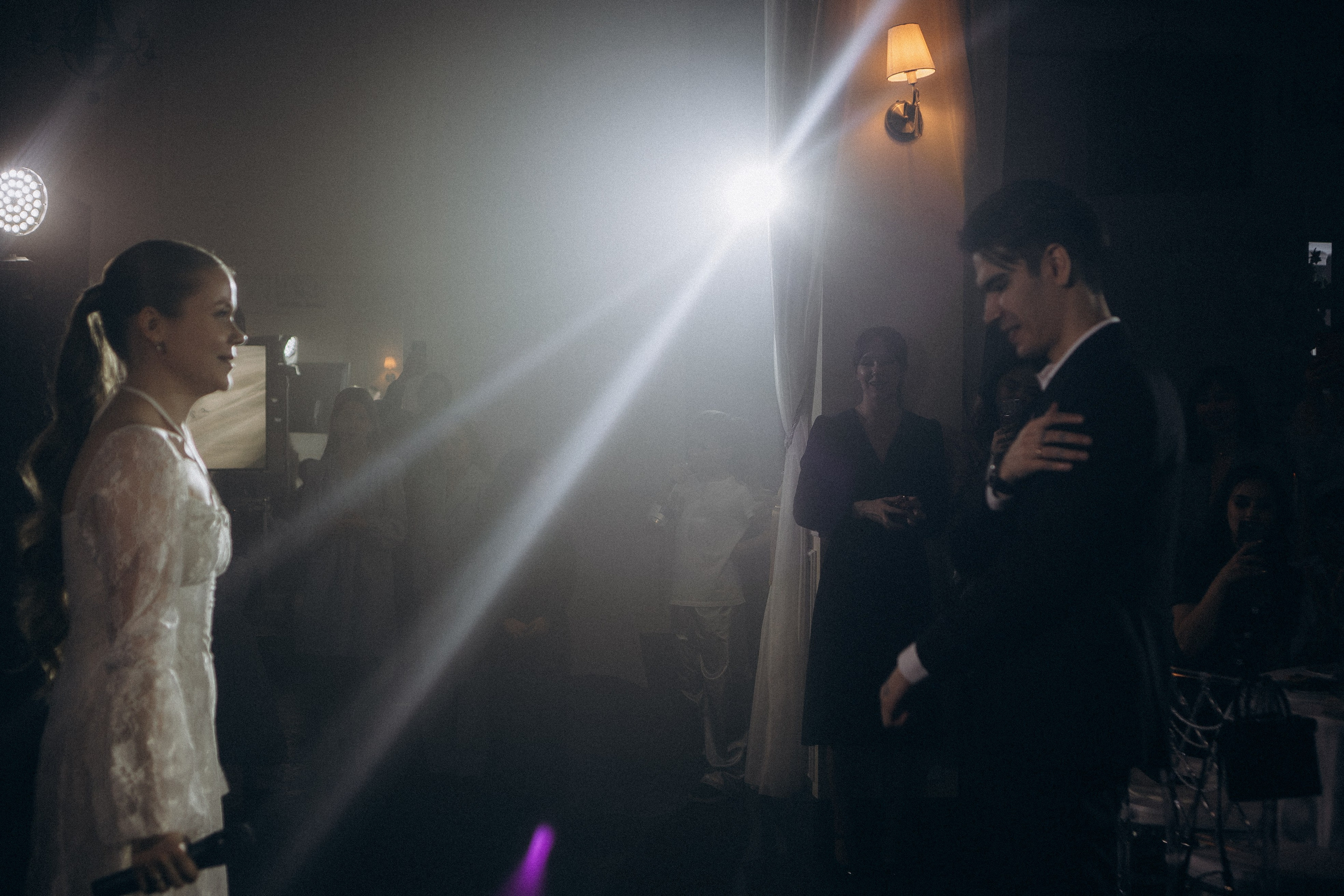 СВАДЕБНАЯ СЬЕМКА СБОРОВ В ОТЕЛЕ И ВЫЕЗД НА ЦЕРЕМОНИЮ (СНЯТО В СИБИРЕ В НИЖНЕВАРТОВСКЕ). Профессиональный фотограф, Санкт-Петербург — Виктория Богомолова