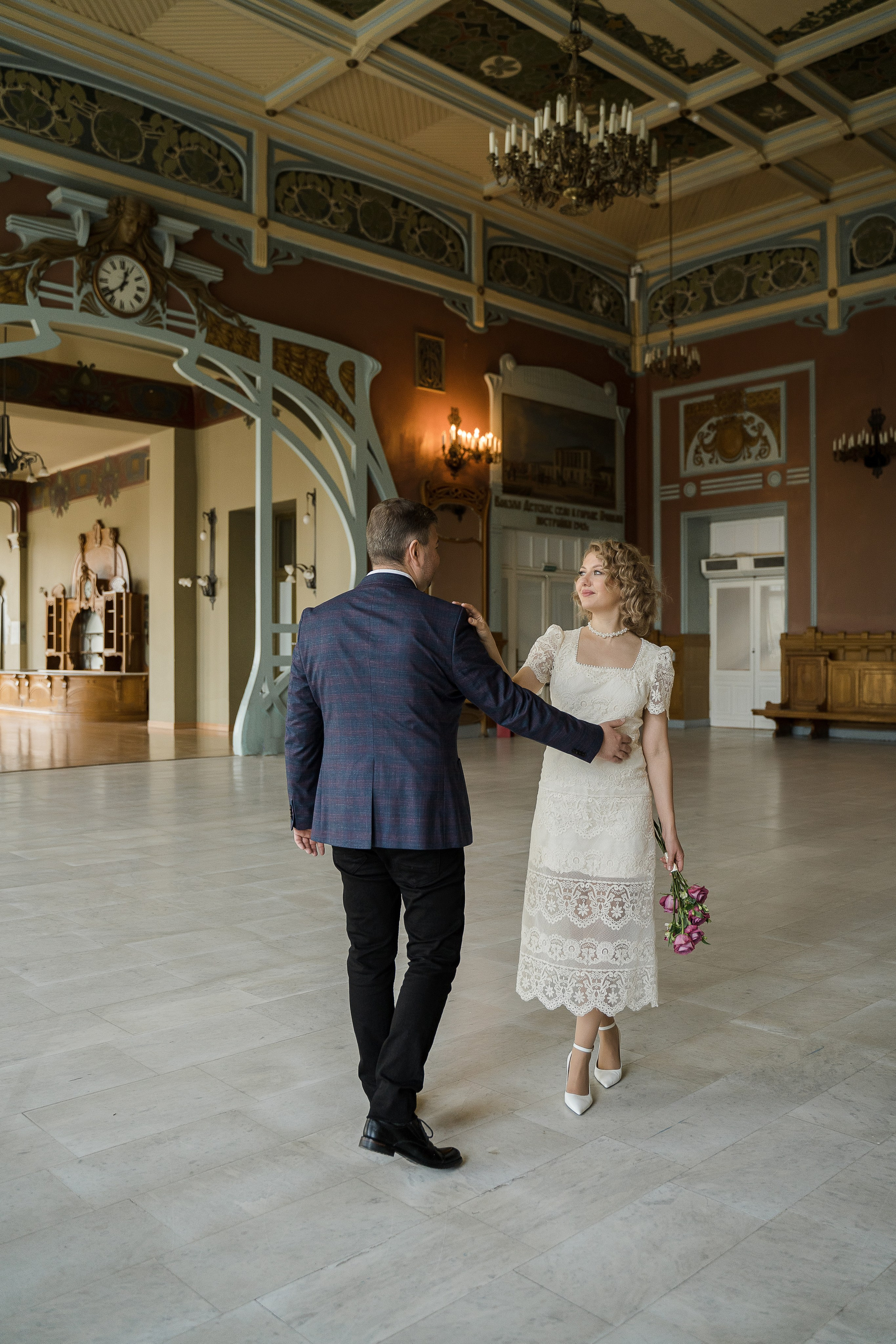 Свадебная фотосессия на Витебском вокзале. Свадебный и семейный фотограф в Пушкине и Санкт-Петербурге Мария Филиппова