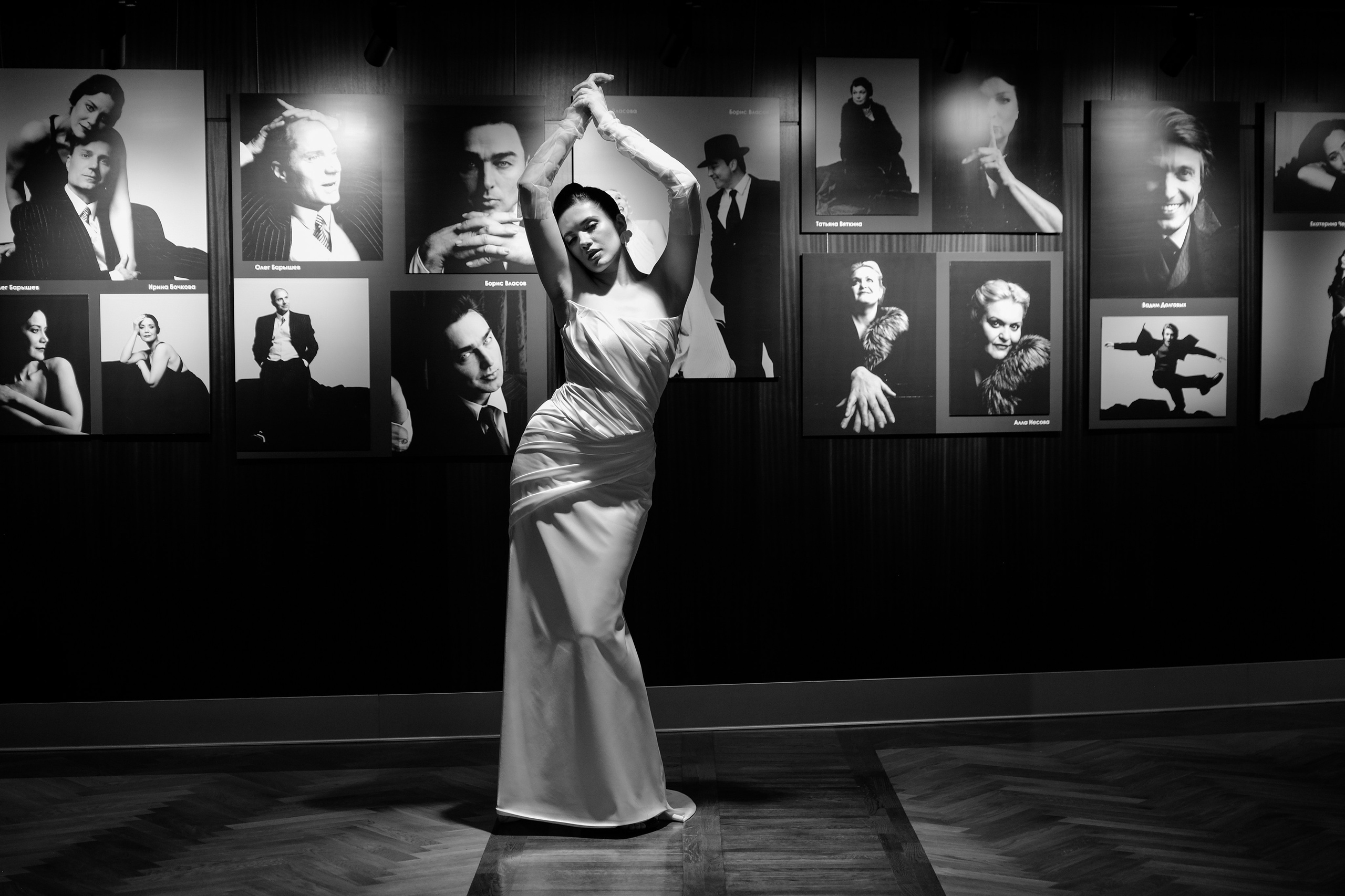 Свадебная фотосессия в театре драмы имени Наума Орлова. Свадебный фотограф в Челябинске Сырчикова Наталья