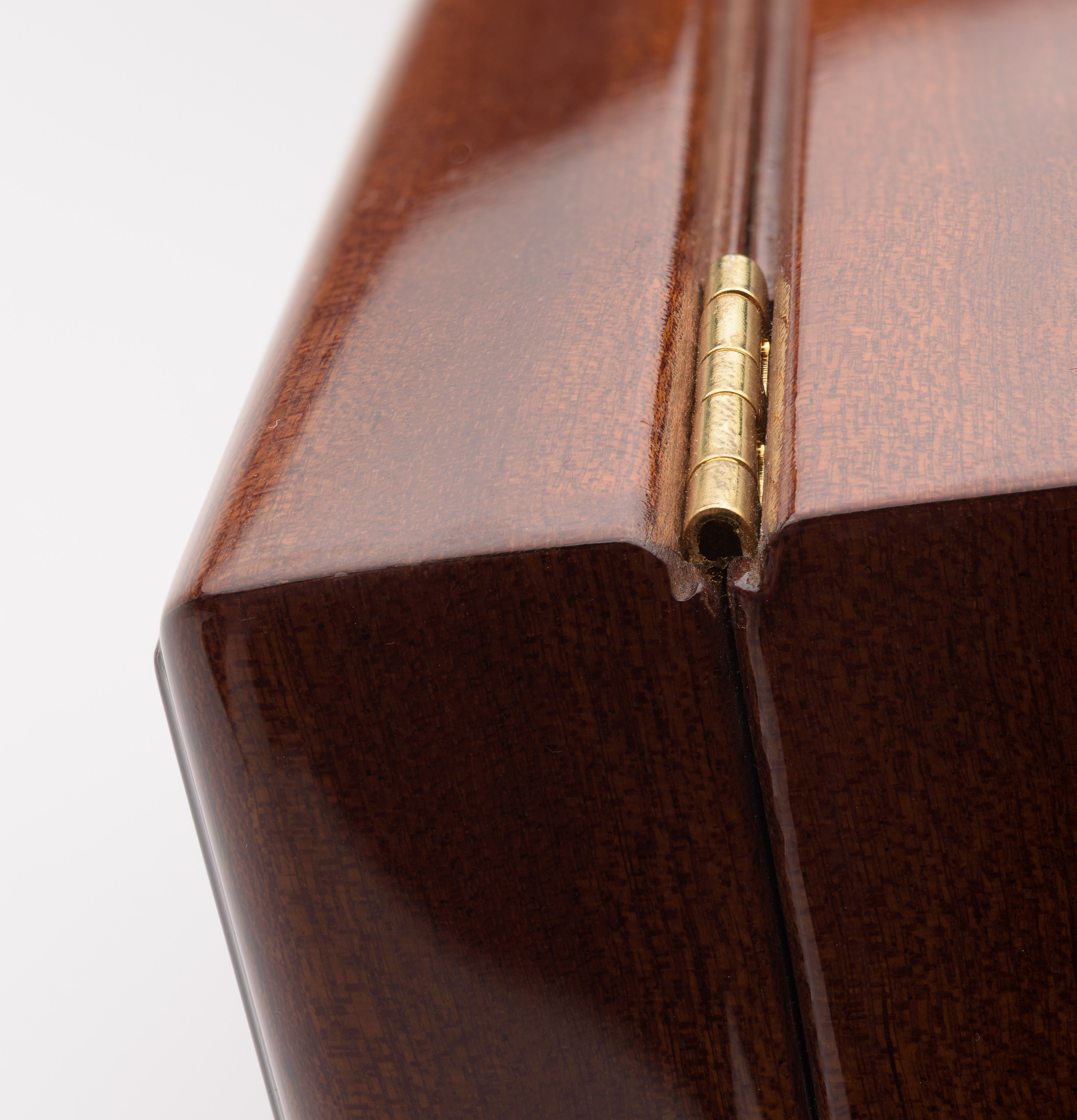 Ювелирная шкатулка коричневая. Fotolux