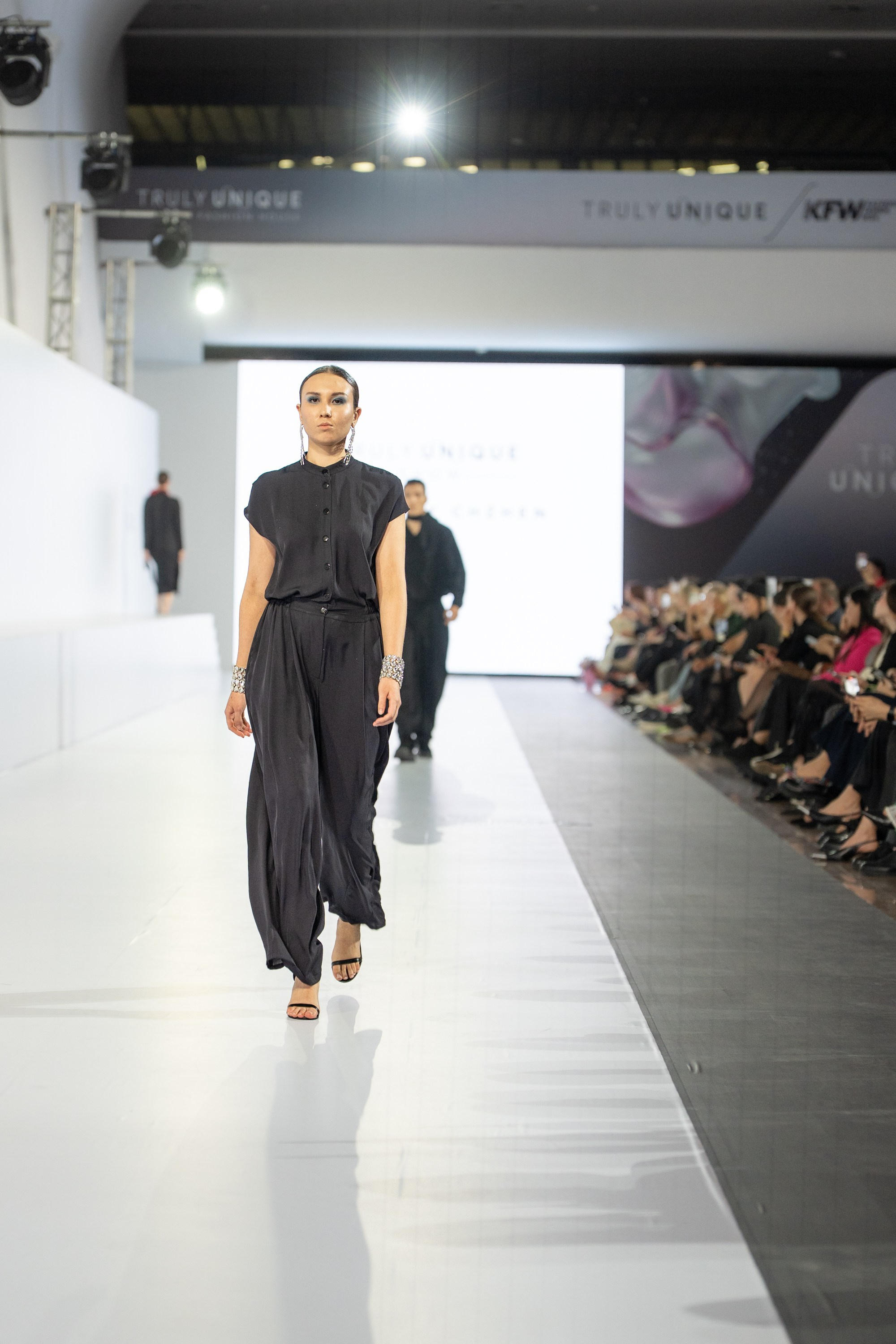 Truly Unique by Alexey ChZhen. Сайт Алматинского НЮ АРТ, будуар и фэшн фотографа Дениса Карпенко