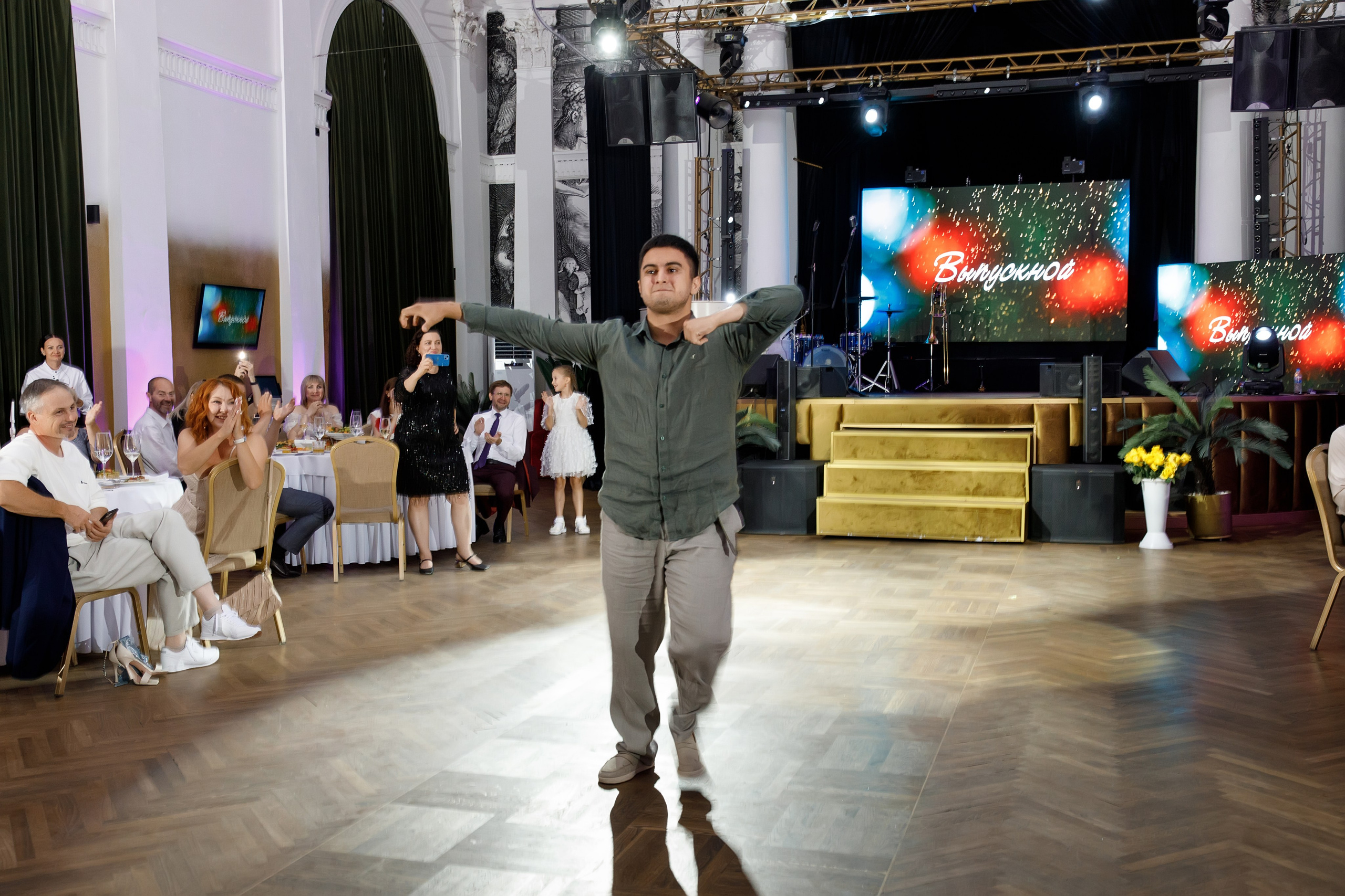 Выпускной, 11А. Татьяна Мирзоян