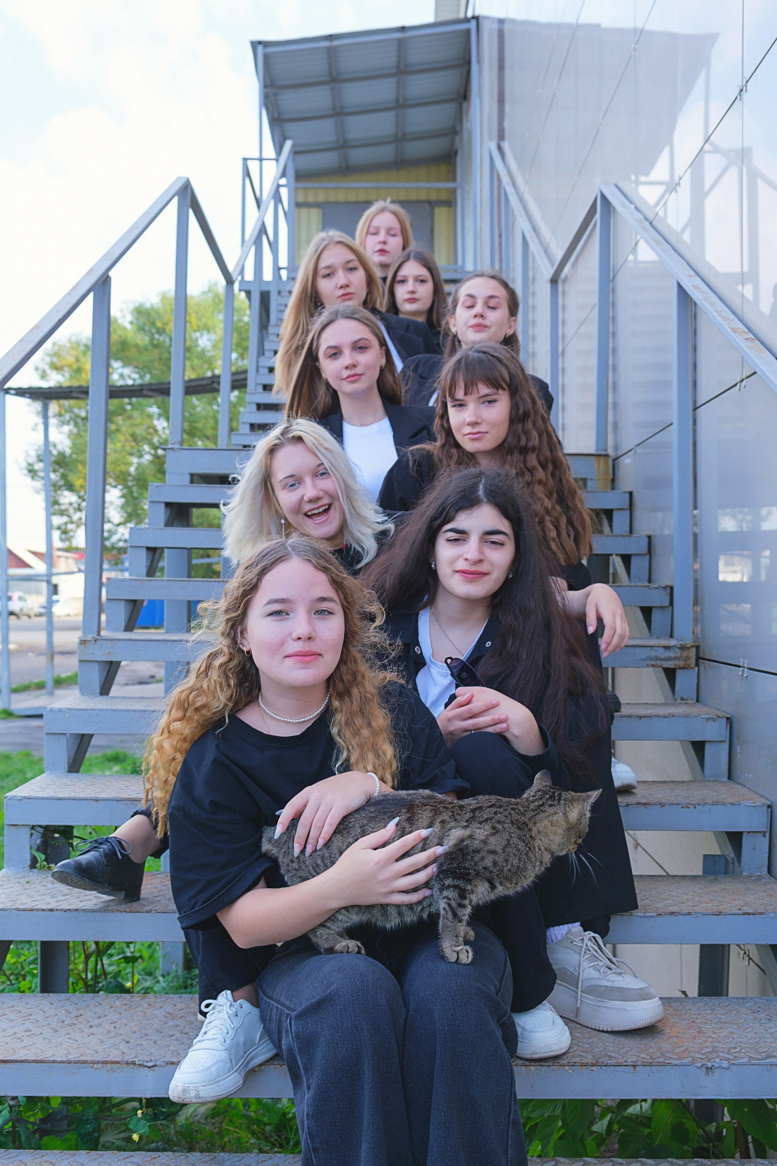 Выпускной альбом 2024. Фотограф и видеограф в Омск/Москва Сащенко Лера