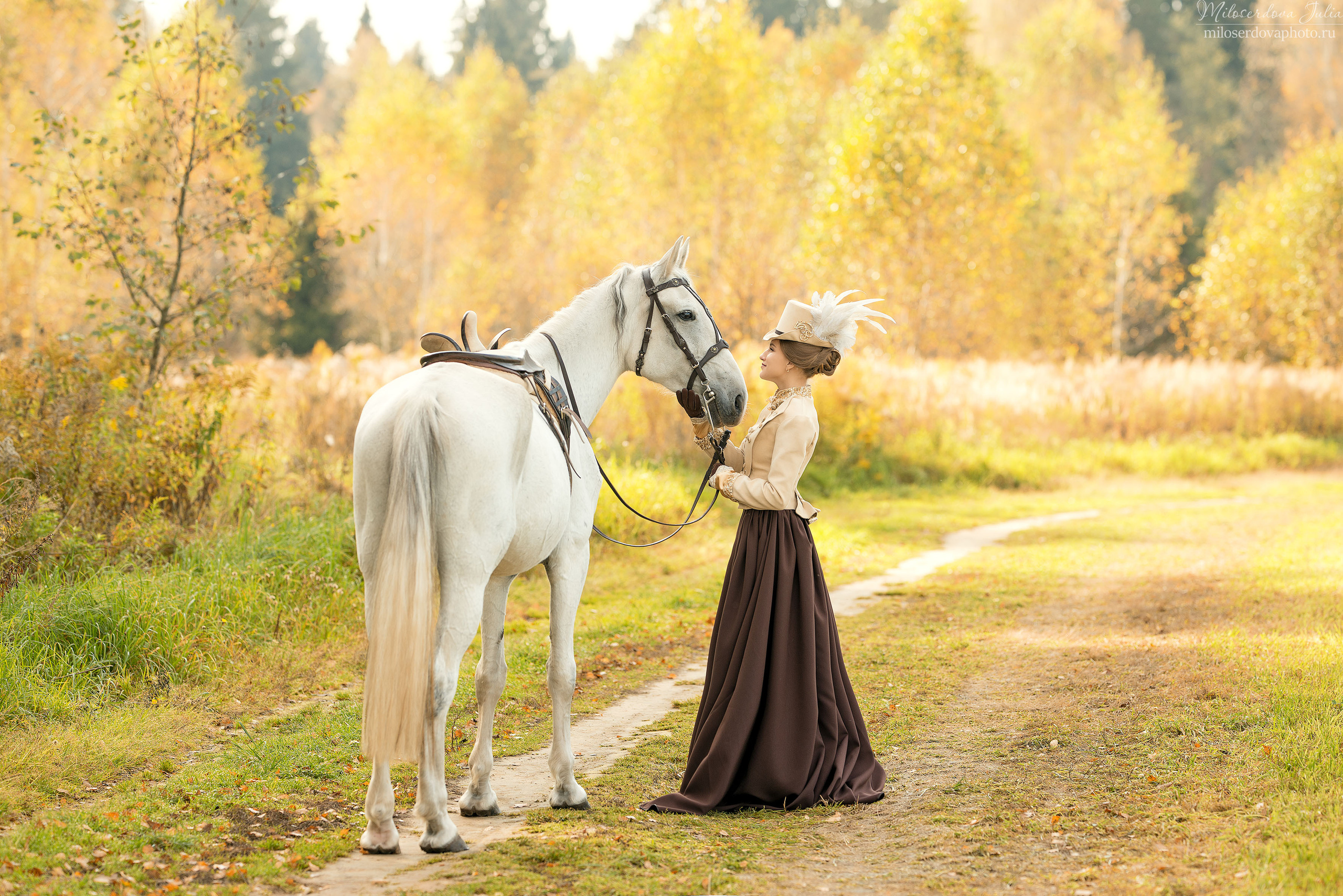 Дамская верховая езда. Фотограф Юлия Милосердова