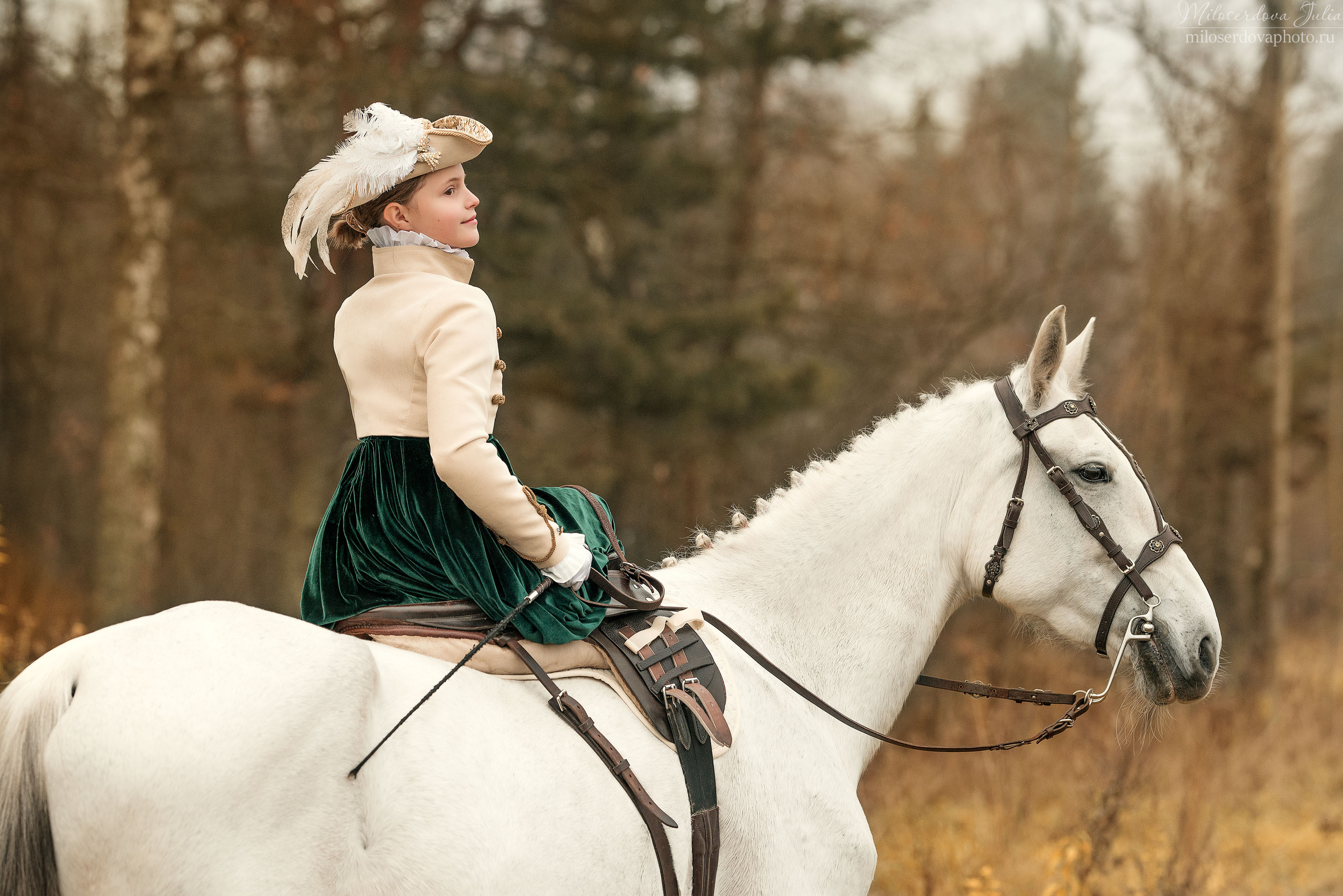 Дамская верховая езда. Фотограф Юлия Милосердова