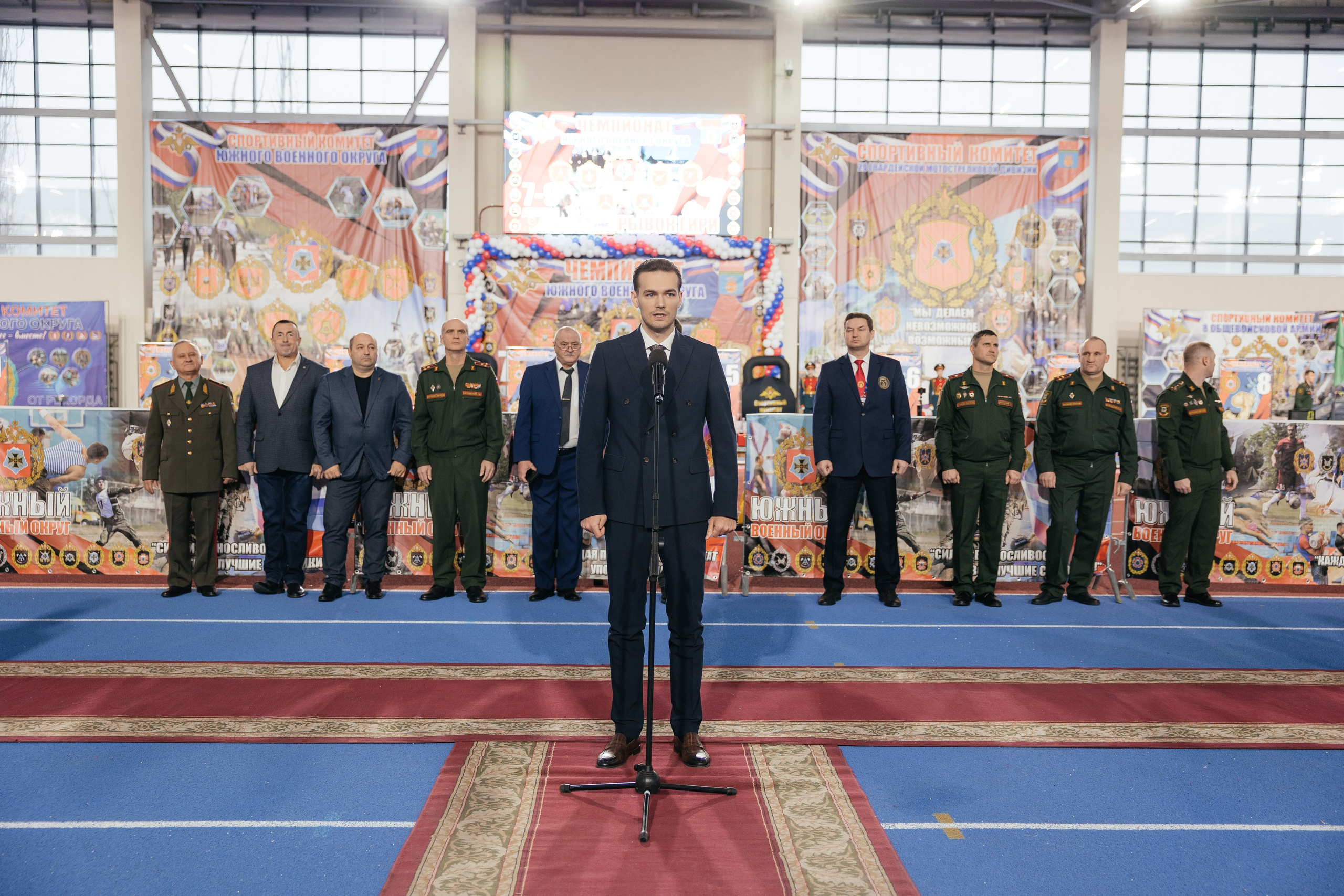 Манеж соревнования. Фотограф Крохин Олег