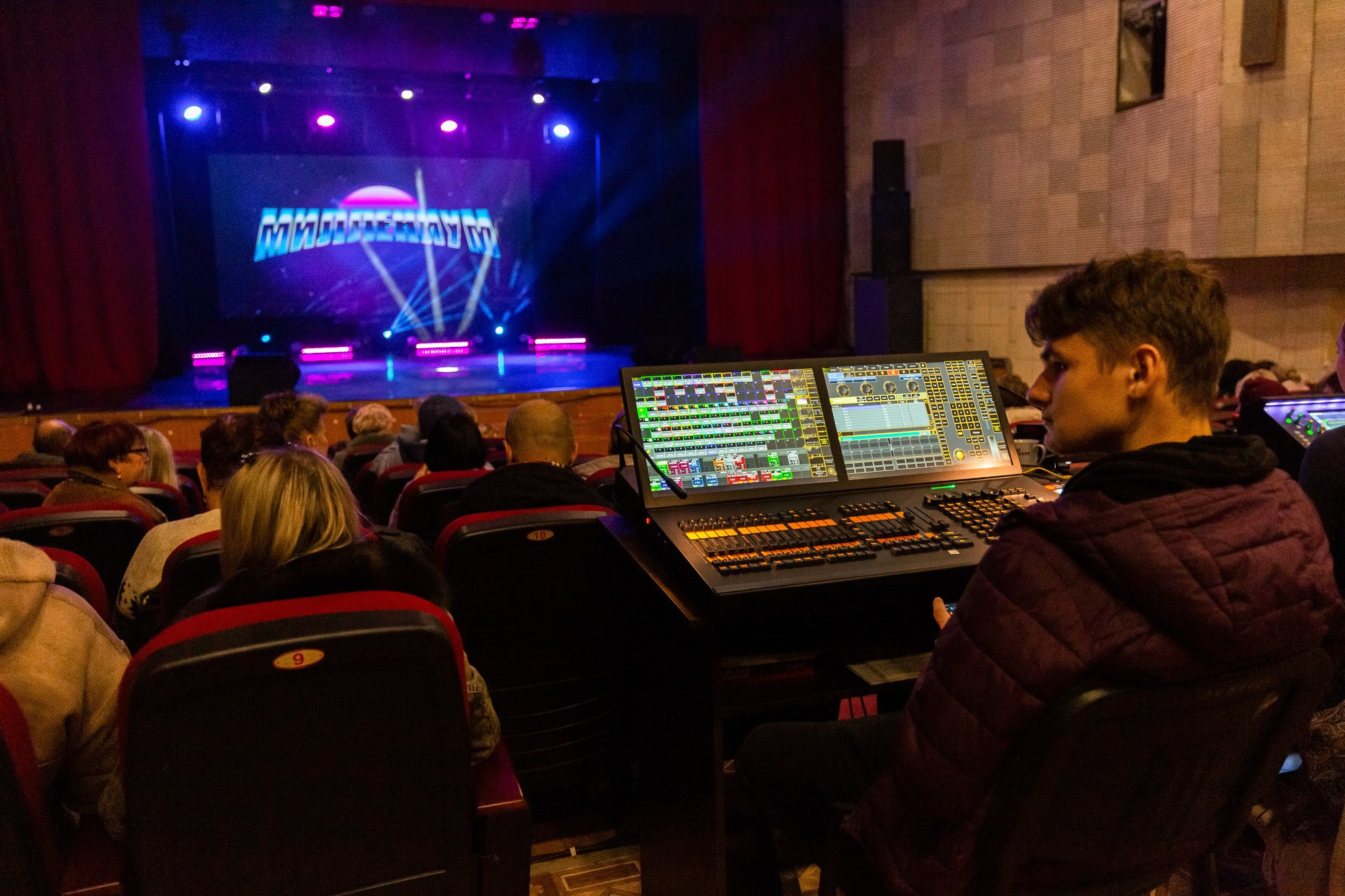 Концерт в Доме культуры. Андрей Кровлин — фотограф в Славянке