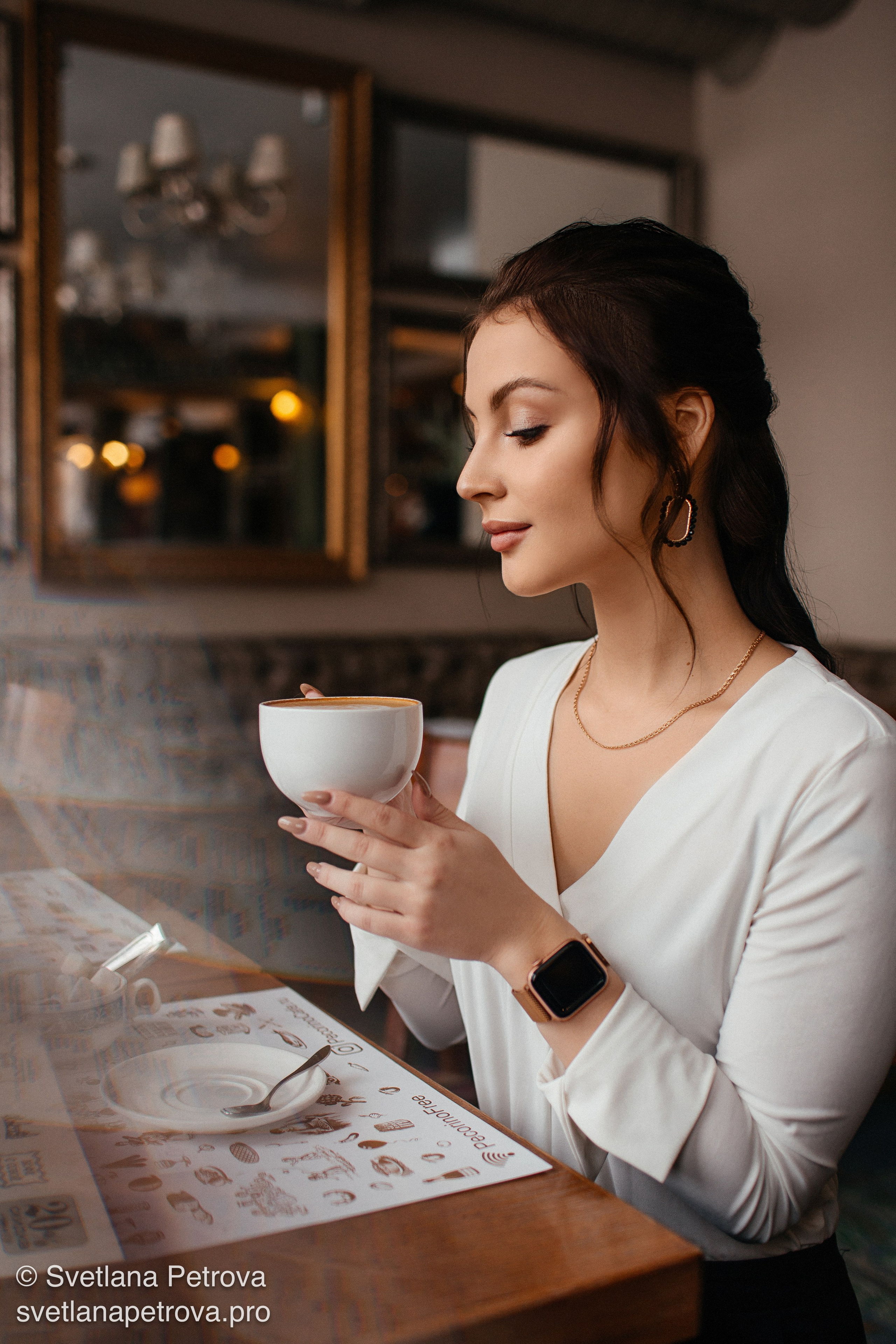 Индивидуальная съёмка в кафе. Зима 2021. Фотограф Светлана Петрова