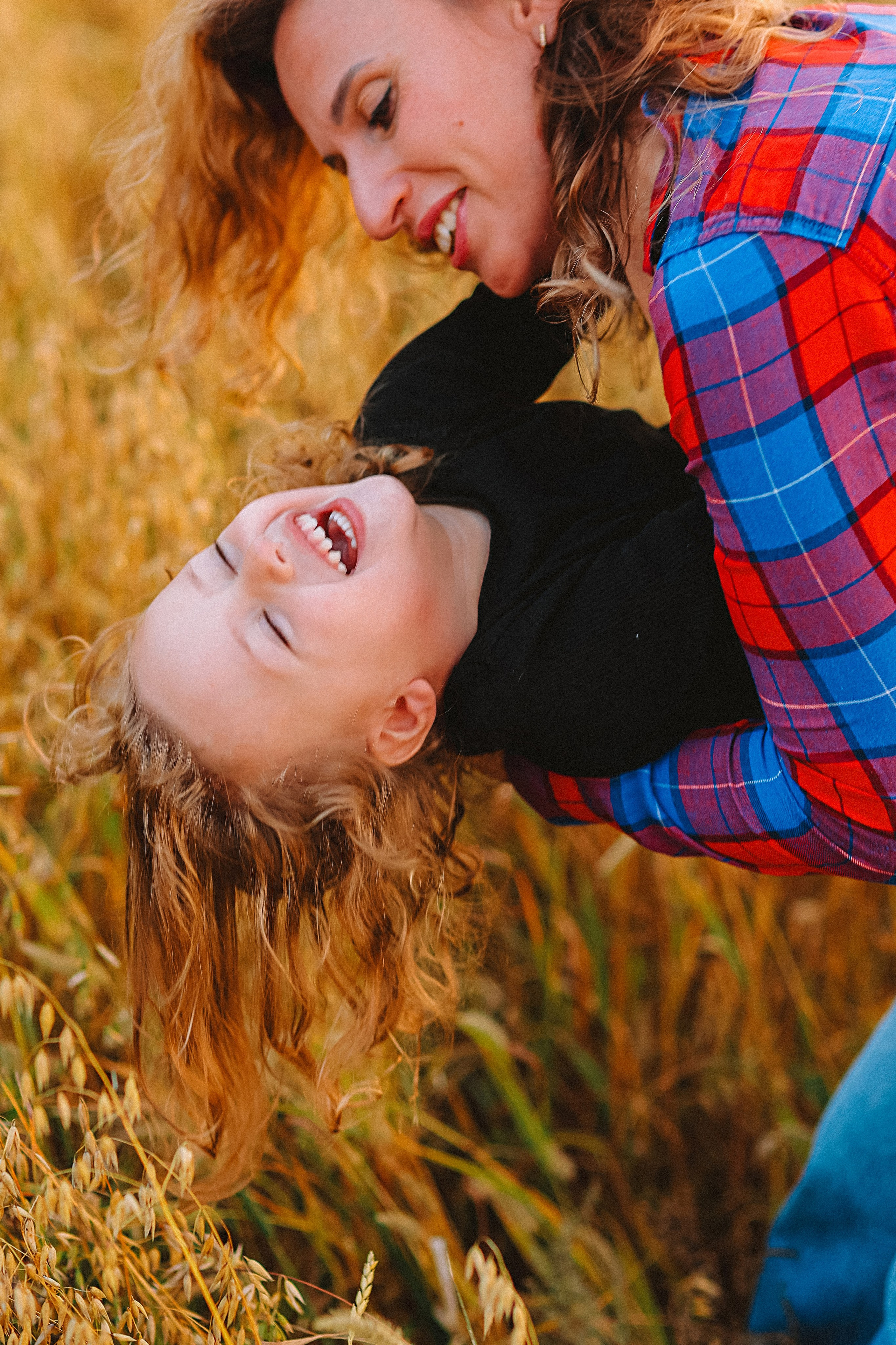 Поле. Семейный фотограф Тюмень, фотограф на роды Салмина Мария