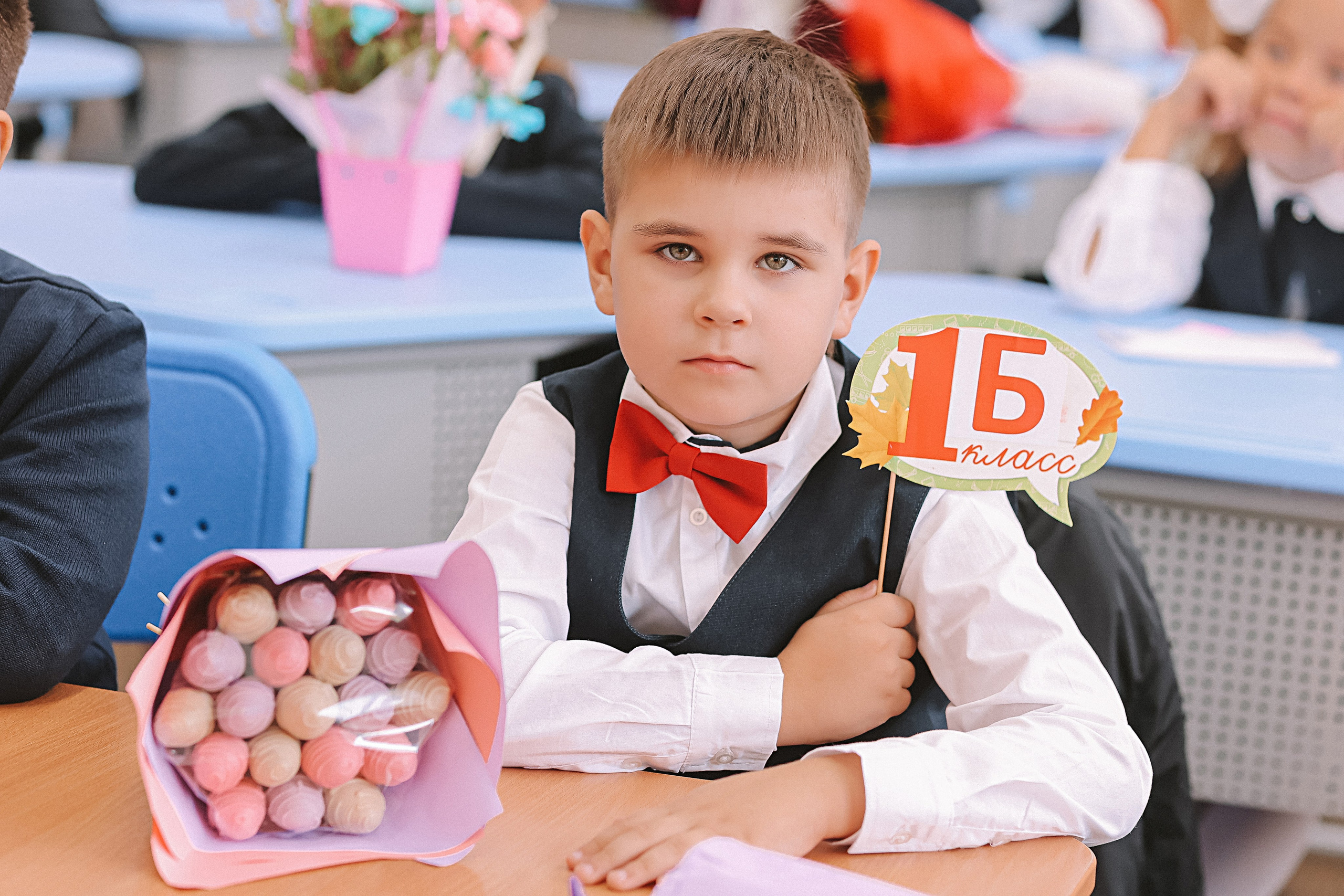 1 сентября линейка+кл час+портреты. Семейный фотограф Тюмень, фотограф на роды Салмина Мария