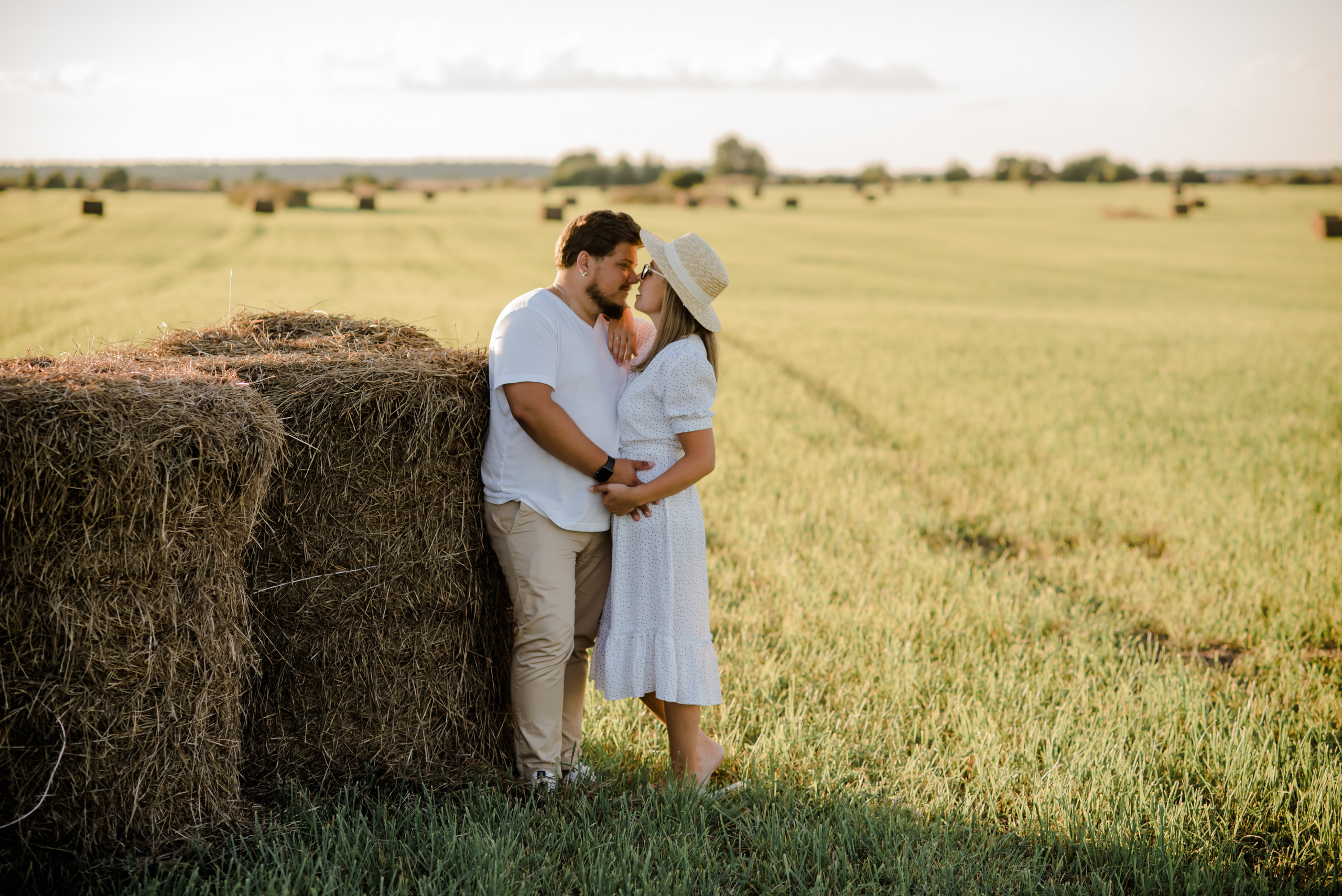 Семья в поле. Свадебный и семейный фотограф Евгения Кононова