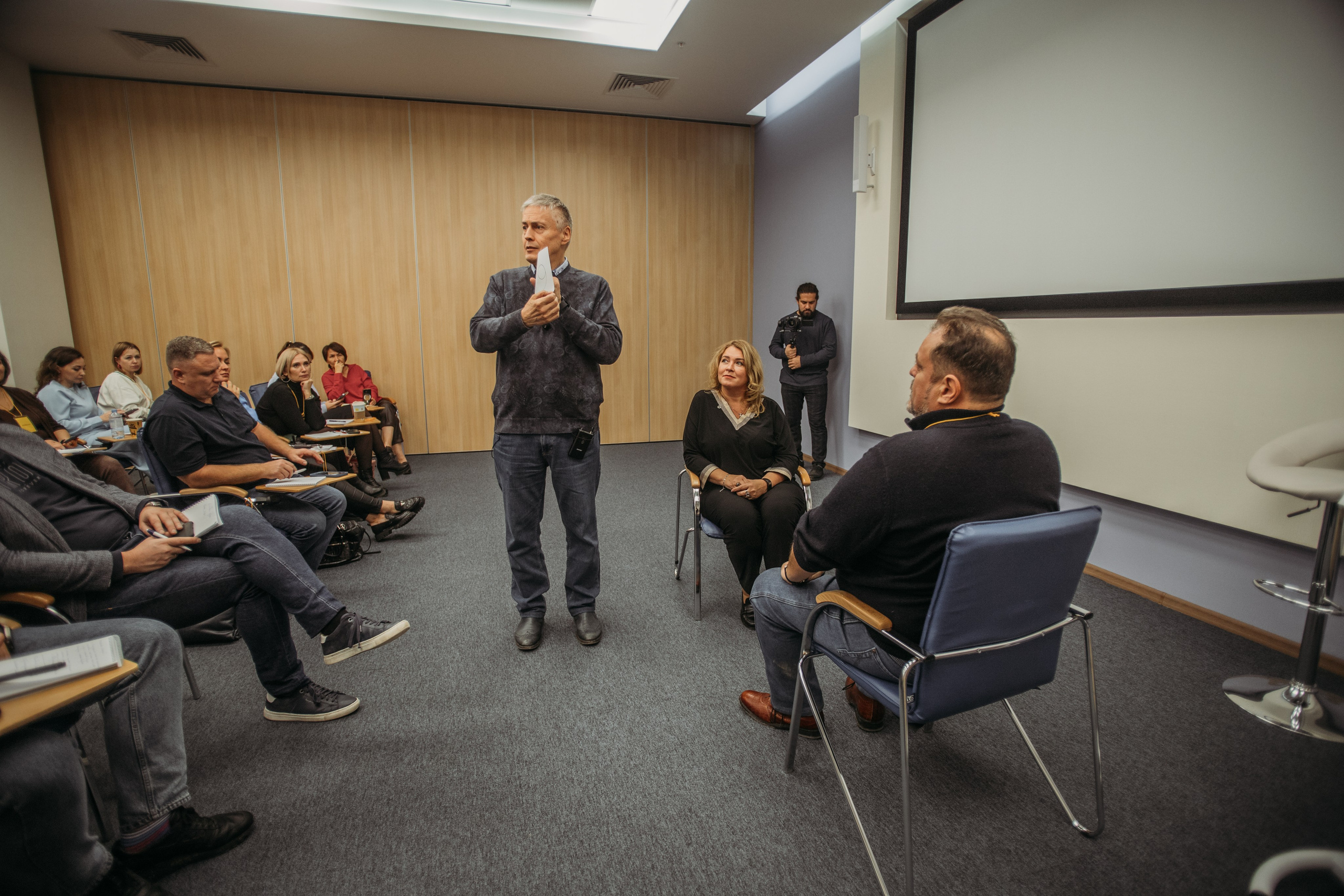 Тренинг по НЛП технологиям Михаила Пелехатого. Венера Гайн. Репортажный фотограф  Тюмень. Обучение фотографии с 0