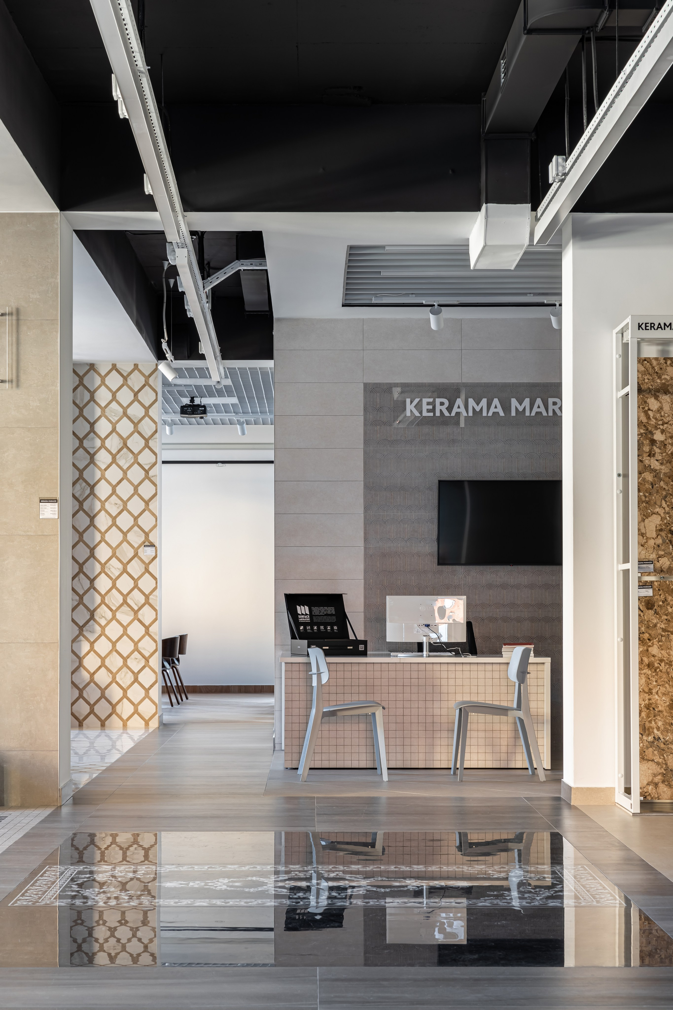 Флагманский магазин KERAMA MARAZZI, г. Киров. Дизайнер\стилист Анна Исупова. Иван Благушин. Интерьерный и архитектурный фотограф в Москве и Санкт-Петербурге